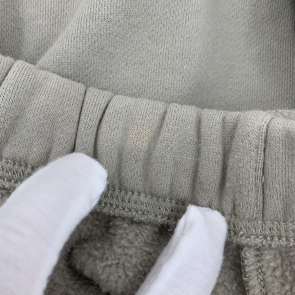 Fear of God Fear Of God Essentials Taupe Drawstring Casual Shorts K26WX Size 27" / US 4 / IT 40 - 9 Thumbnail