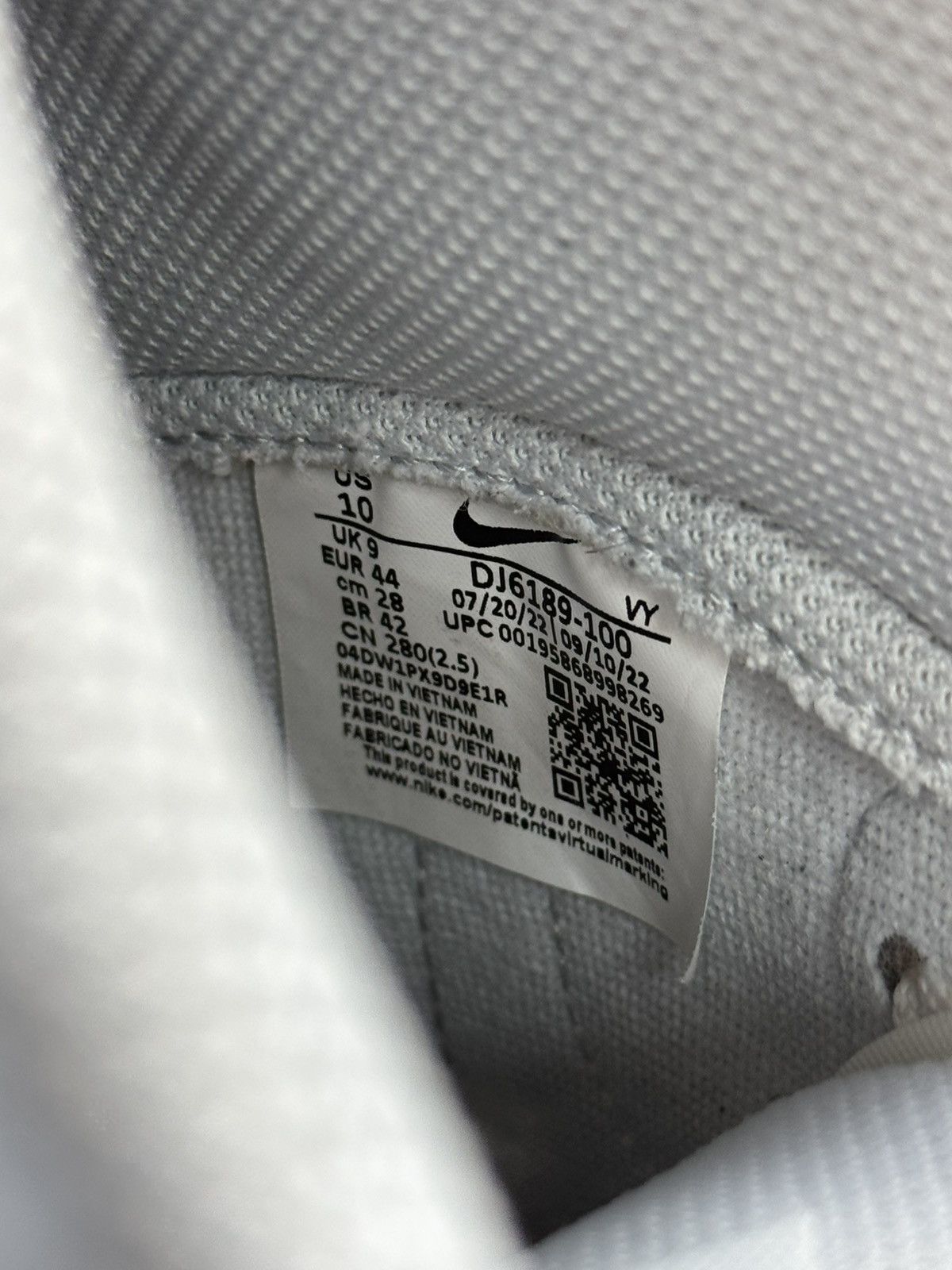 Nike Nike Dunk High "Summit White/Pure Platinum" 10US Size US 10 / EU 43 - 5 Thumbnail