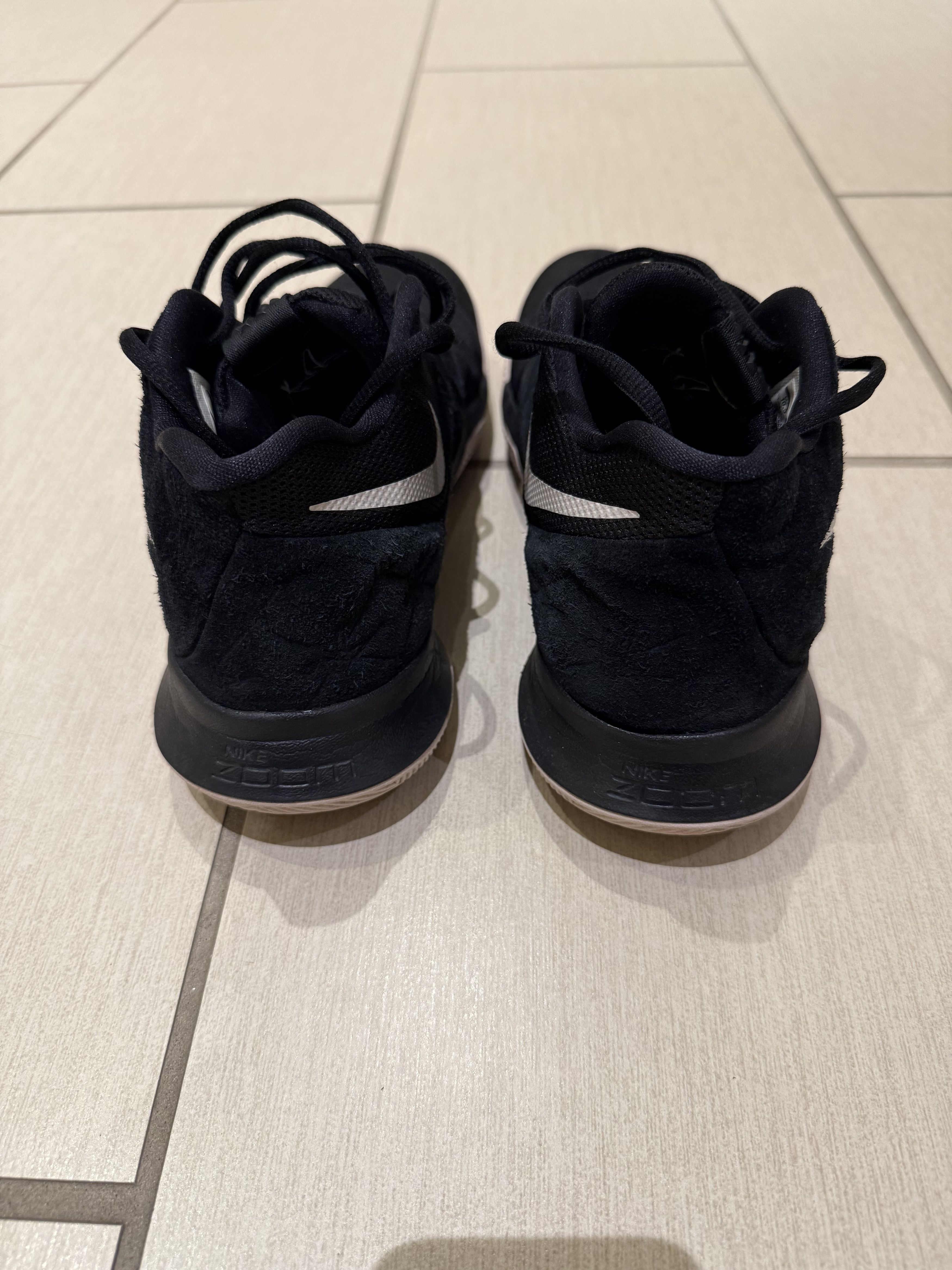 Nike Nike Kyrie 3 Black Suede Size US 10.5 / EU 43-44 - 4 Thumbnail