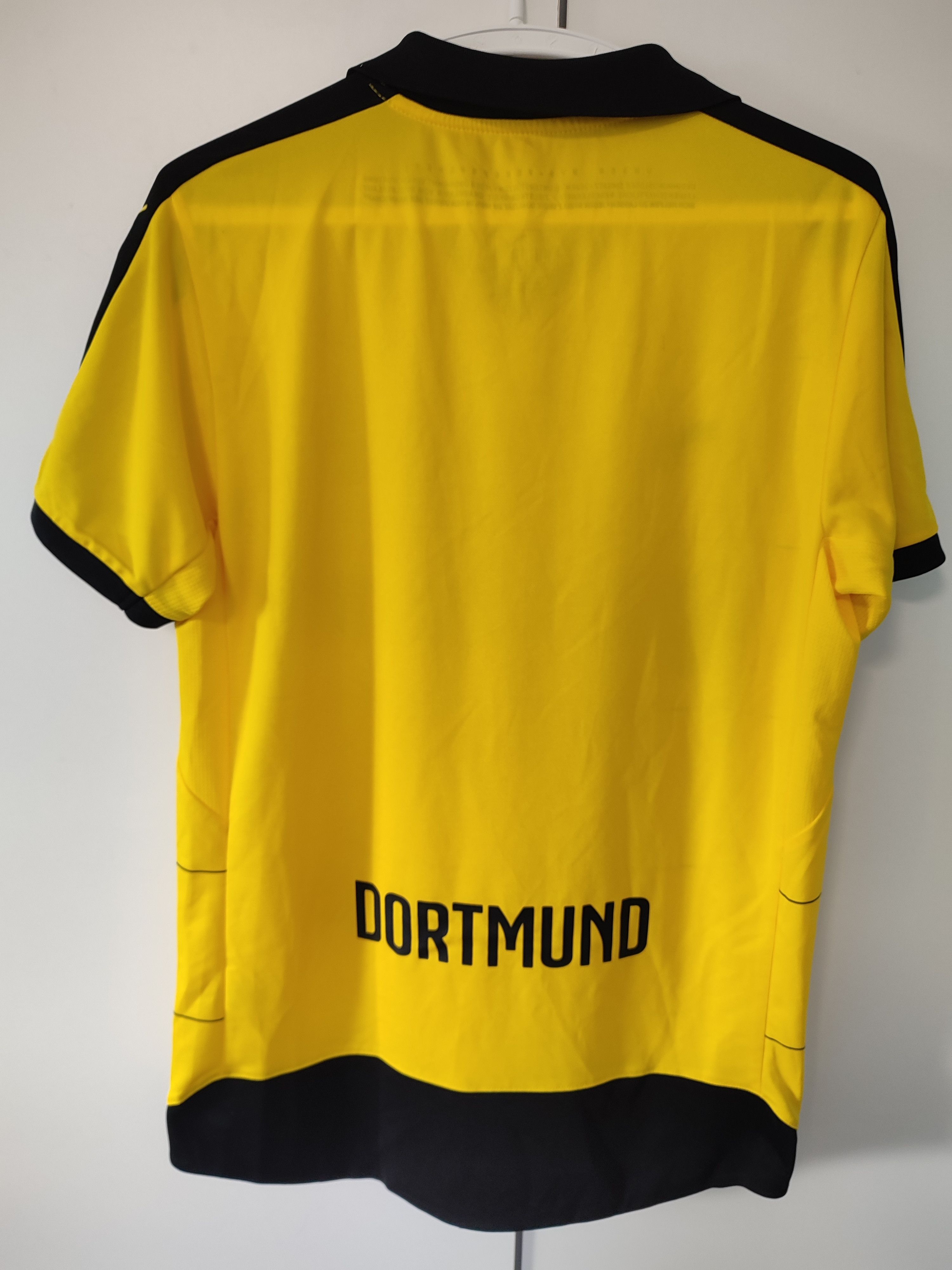 Puma BORUSSIA DORTMUND 2015-16 HOME FOOTBALL Kit SHIRT Size US M / EU 48-50 / 2 - 15 Thumbnail
