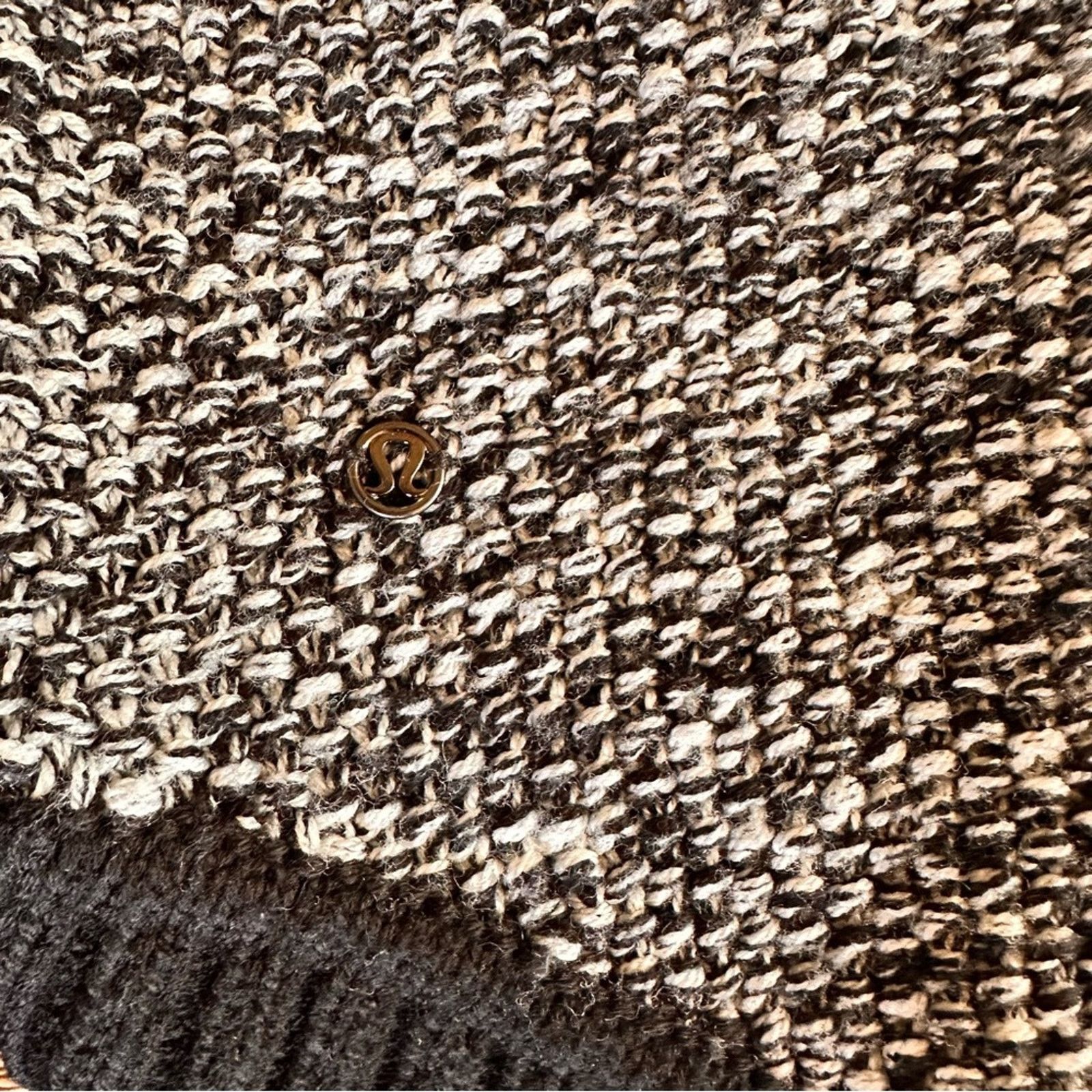 Lululemon Lululemon Passage Sweater – Black/Angel Wing – Size 8 – EUC Size M / US 6-8 / IT 42-44 - 12 Thumbnail