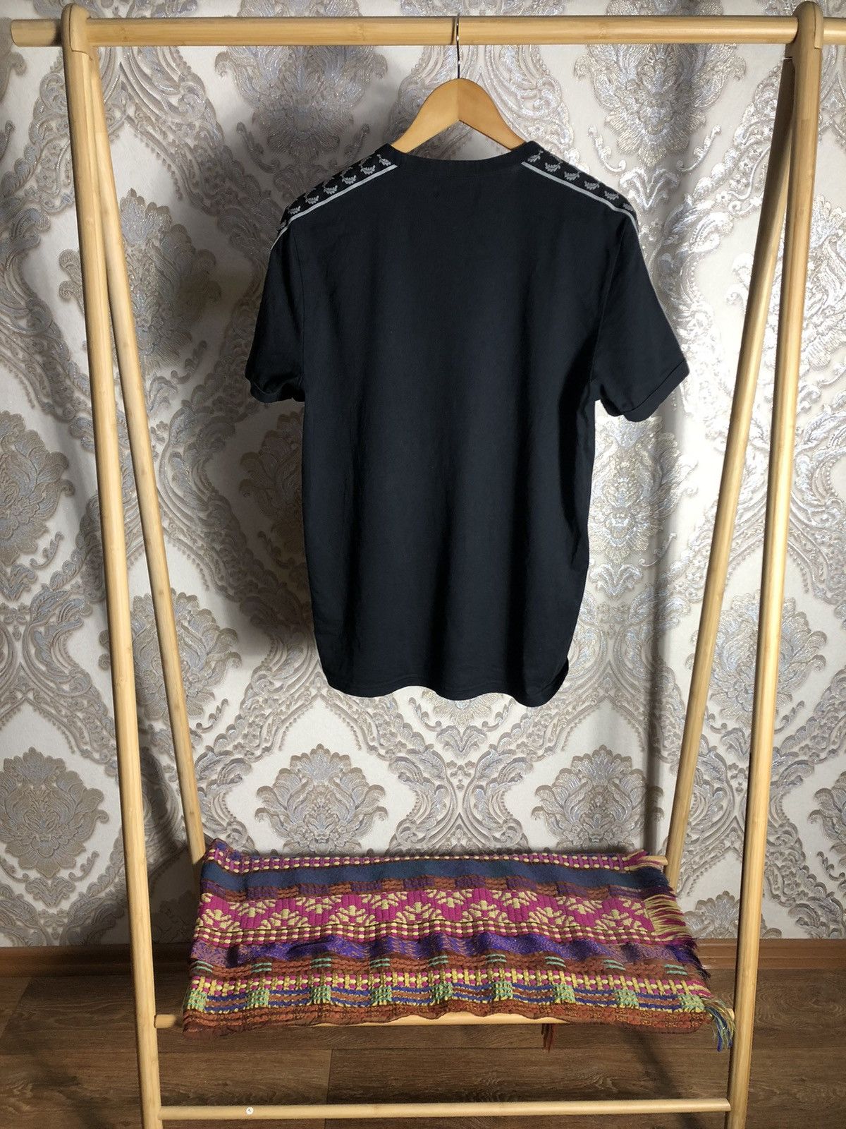 Fred Perry × Vintage VERY RARE FRED PERRY MONOGRAM LAMPAS CLASSIC DESIGNER TEE Size US L / EU 52-54 / 3 - 7 Thumbnail