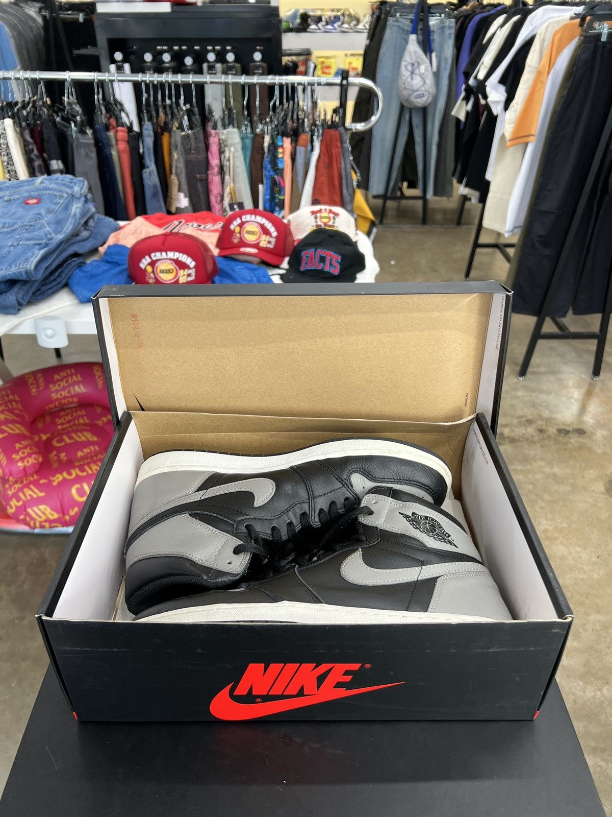 Jordan Brand × Nike Air Jordan 1 Shadow Sz. 10.5 (2018) Size US 10.5 / EU 43-44 - 10 Thumbnail