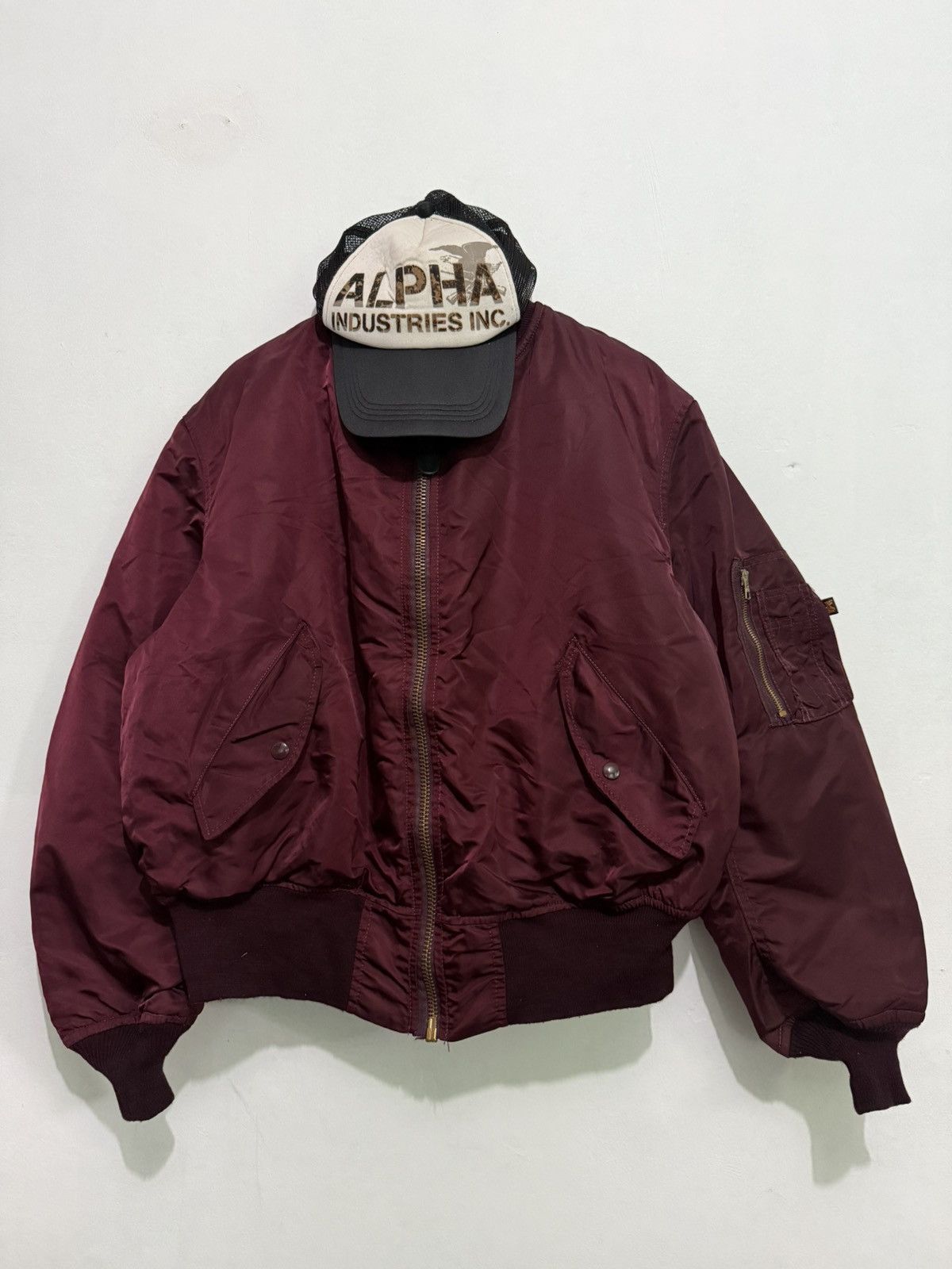 Vintage Vintage alpha industries bomber jacket reversable Size US XL / EU 56 / 4 - 1 Thumbnail