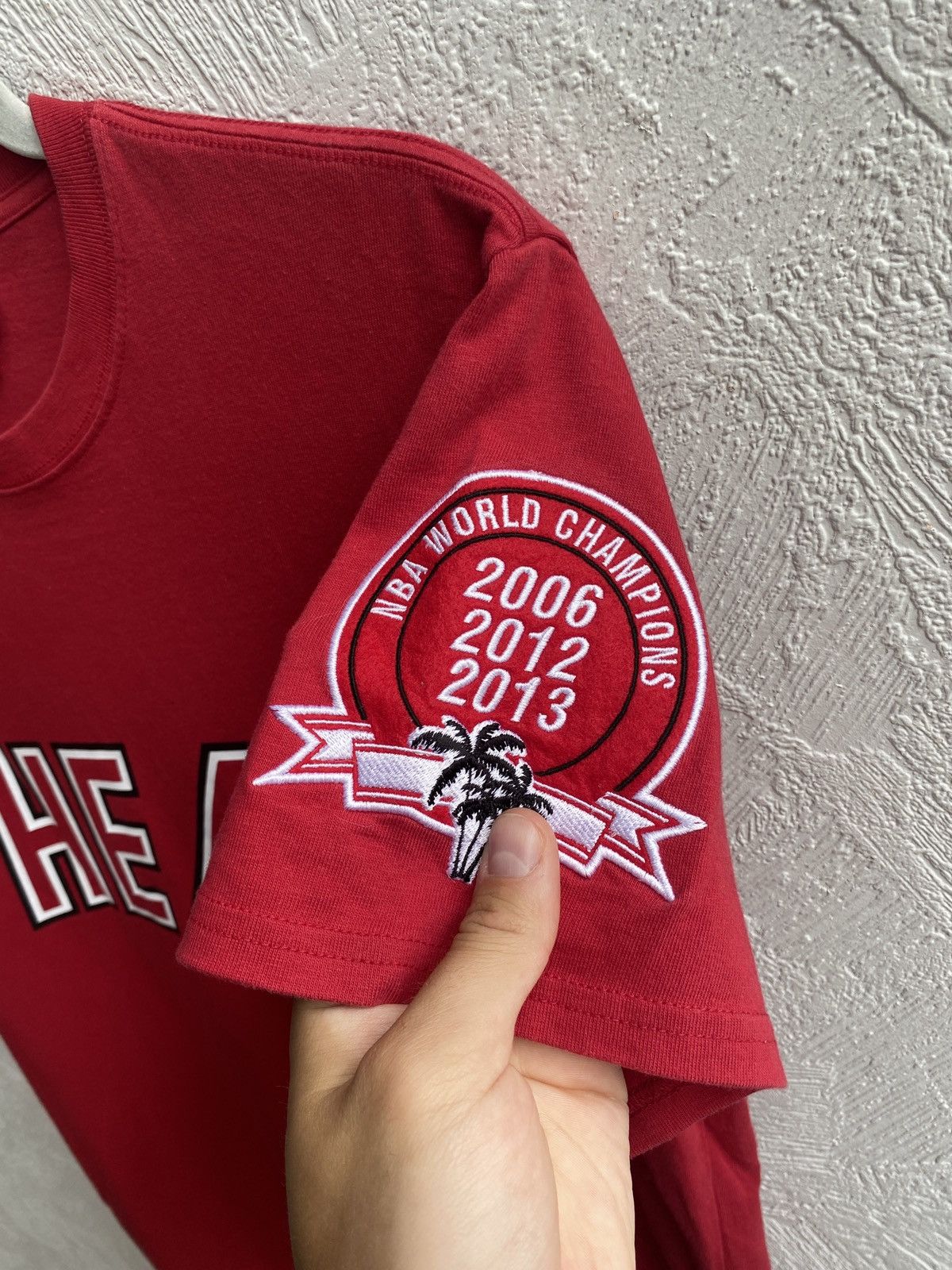 Mitchell & Ness Vintage Mitchell & Ness Miami Heat T-Shirt Size US S / EU 44-46 / 1 - 7 Thumbnail