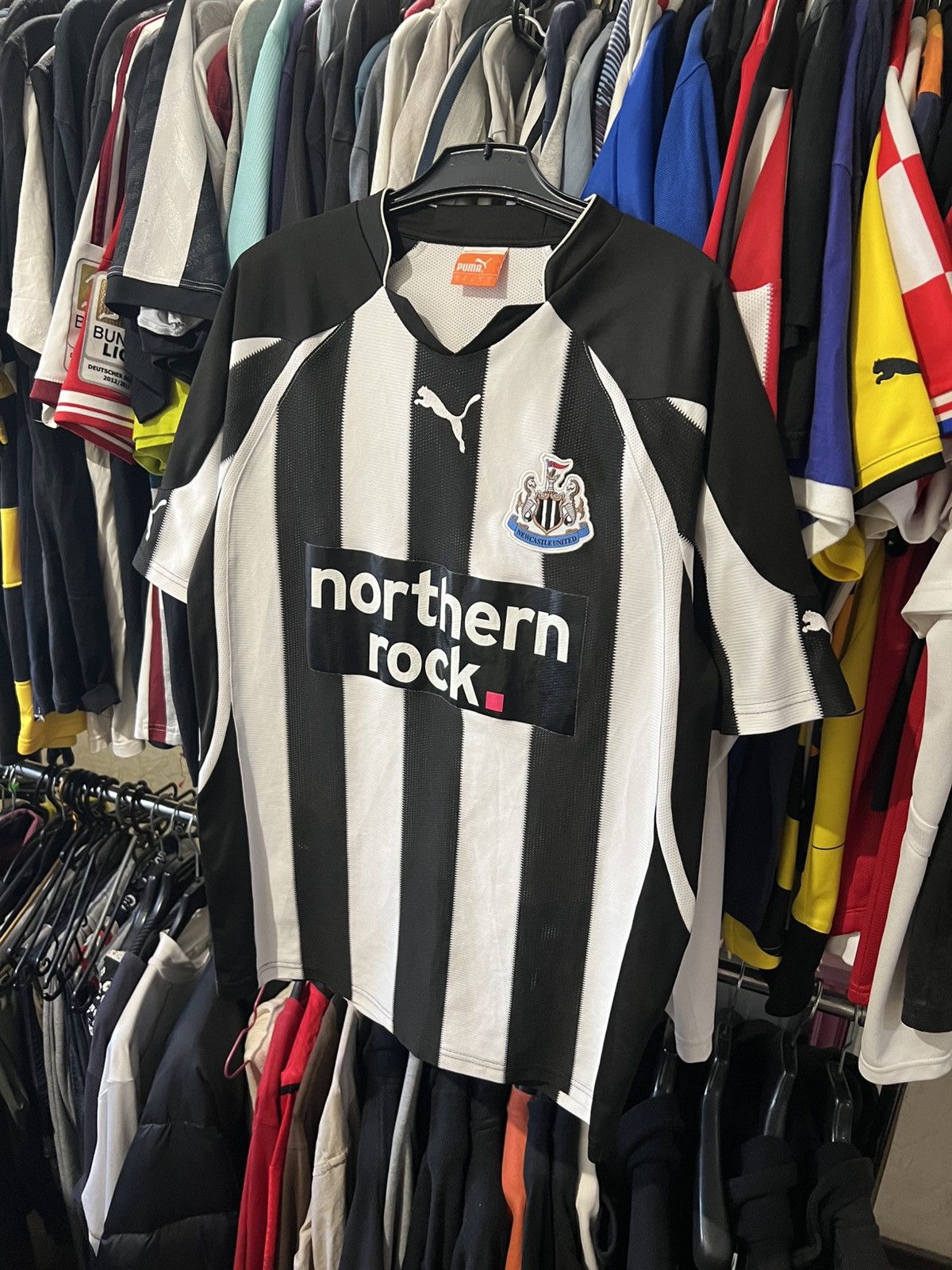 Other 2010/2011 PUMA NEWCASTLE UNITED FC HOME FOOTBALL SHIRT Size US S / EU 44-46 / 1 - 1 Thumbnail