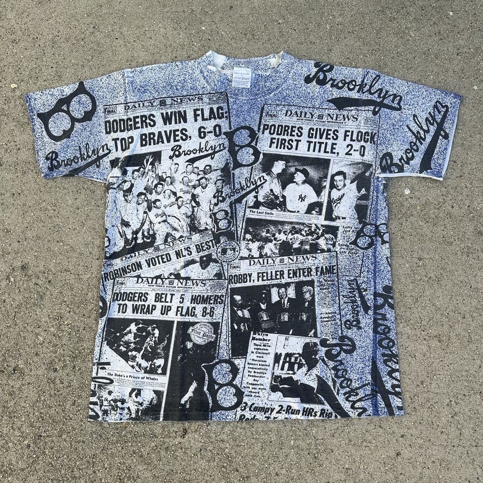 MLB × Vintage Vintage 90s Brooklyn Los Angeles Dodgers Newspaper AOP Tee Size US XL / EU 56 / 4 - 1 Thumbnail