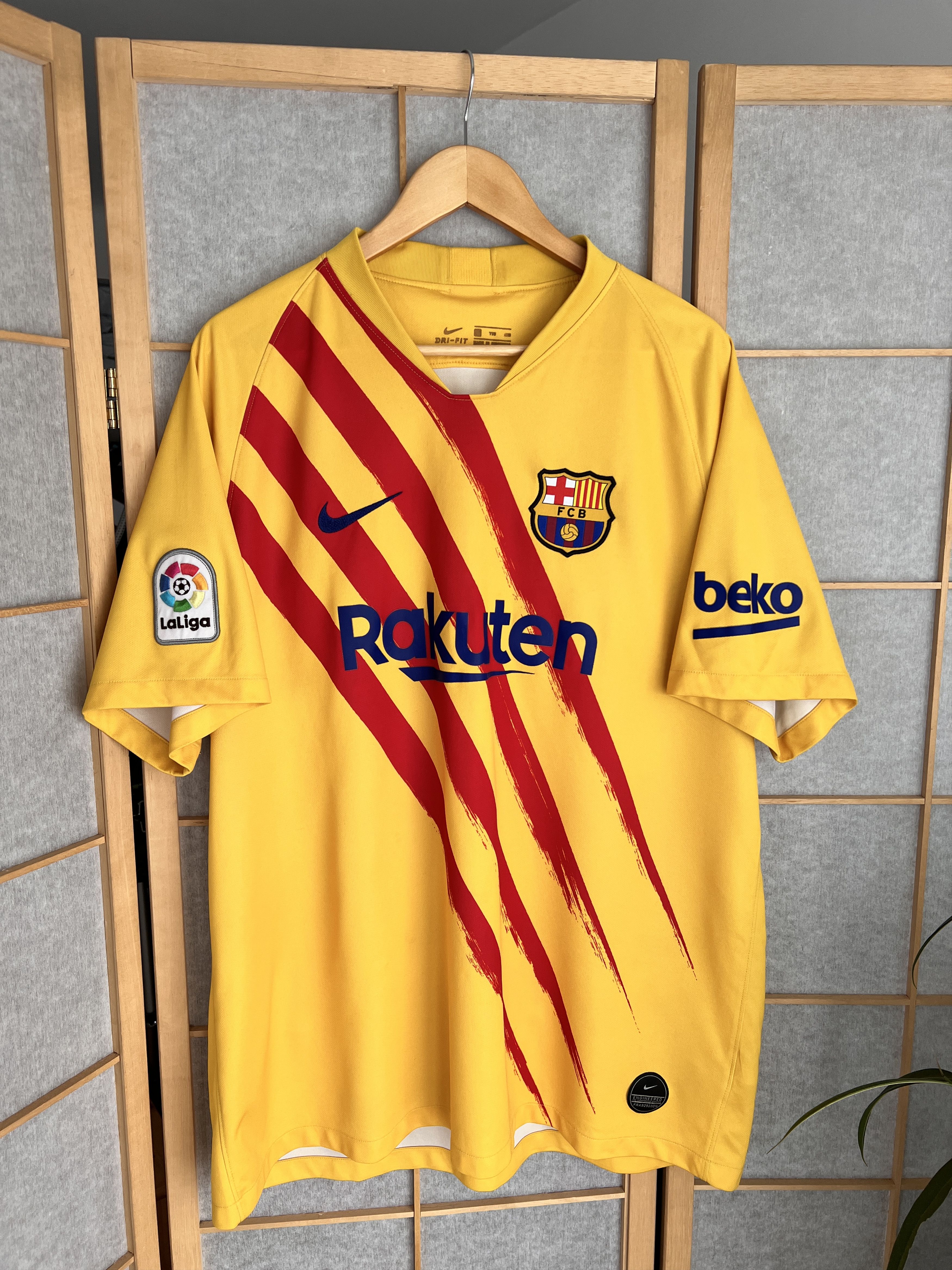 Nike RARE! Nike FC Barcelona Senyera 2020 jersey football shirt Size US XXL / EU 58 / 5 - 1 Thumbnail
