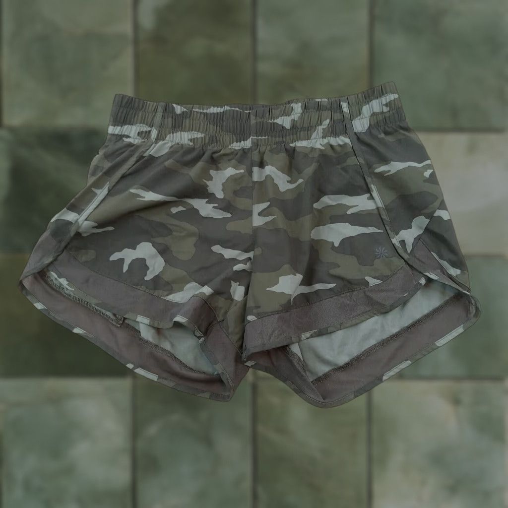 Athleta Athleta Womens Extra Small XS Green Camo Athletic Shorts Elastic Waist Size 26" / US 2 / IT 38 - 1 Thumbnail