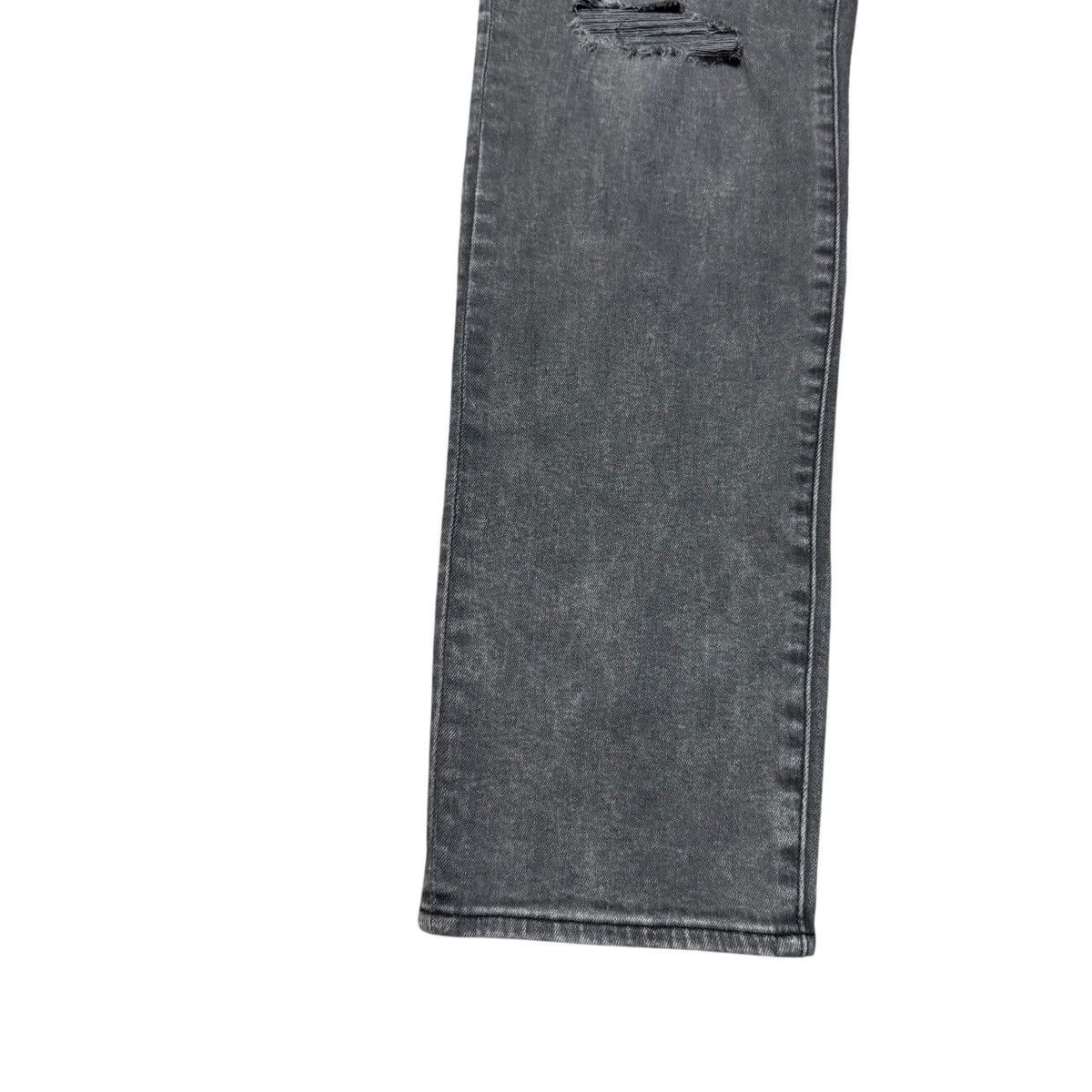 GU × Undercover Gu x Undercover Kosmic Noise Distressed Jeans Size US 31 - 9 Thumbnail