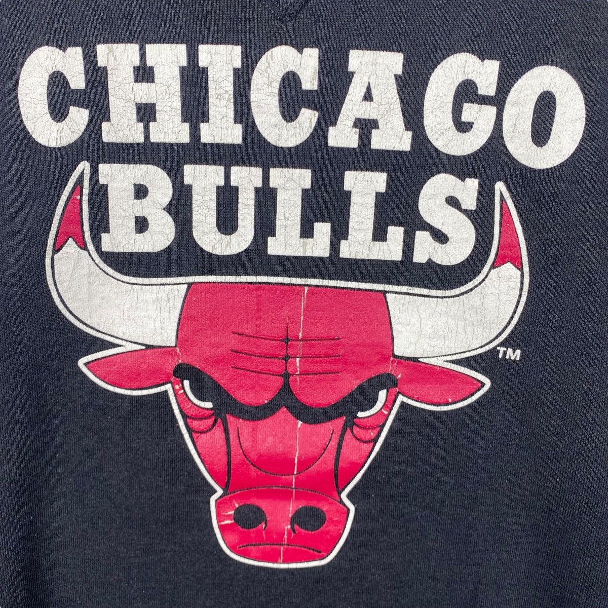 NBA × Vintage Vintage 90's CHICAGO BULLS Logo Nba Graphic Crewneck Size US XL / EU 56 / 4 - 2 Thumbnail