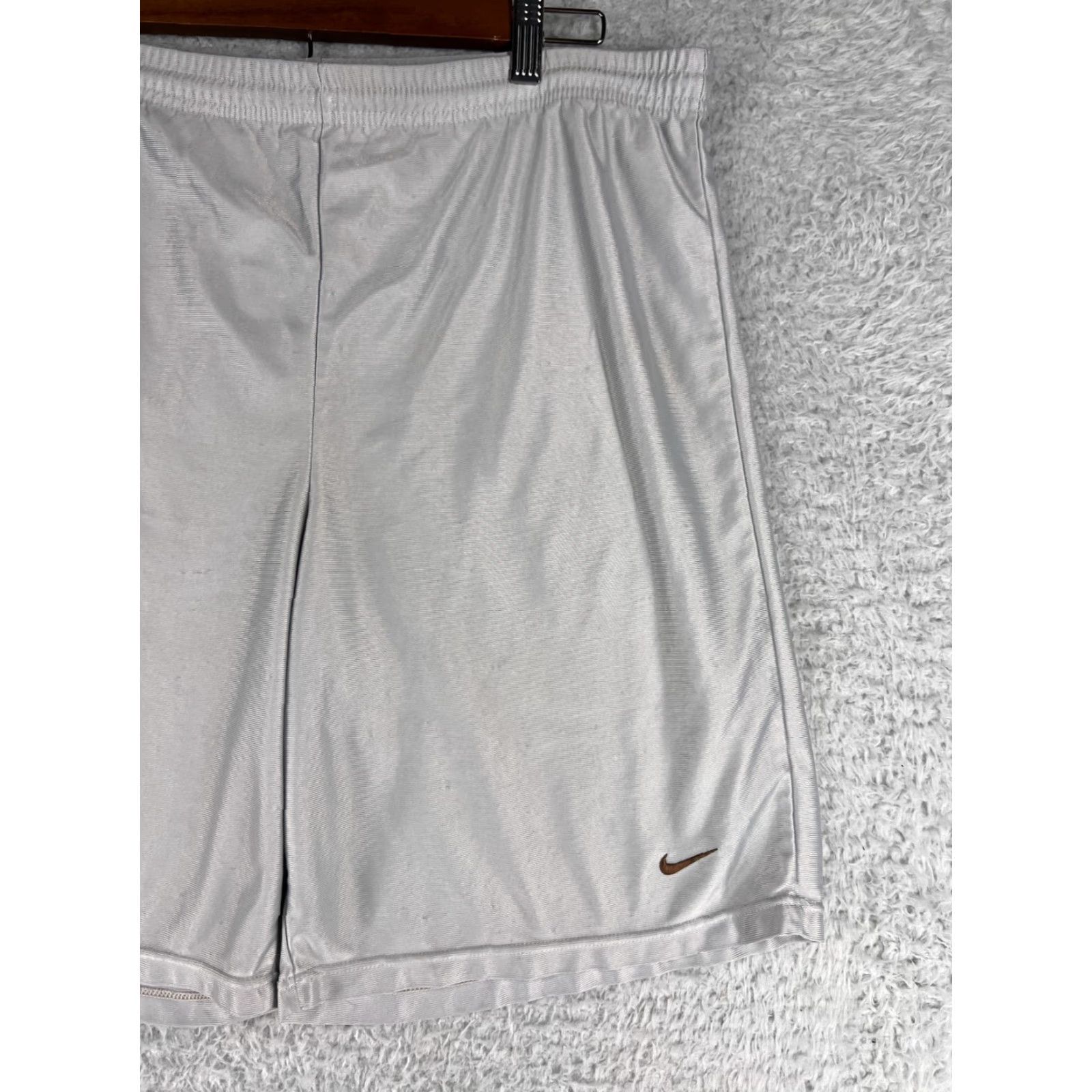 Nike VINTAGE Nike Shorts Mens M Gray Basketball Running Training 100% Polyester Size US 36 / EU 52 - 4 Thumbnail