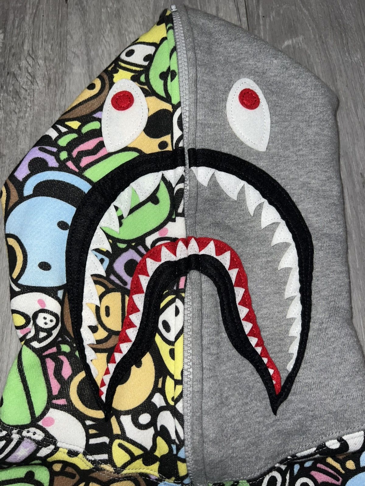 Bape BAPE MILO ALL FRIENDS Shark Full Zip Hoodie Size XS / US 0-2 / IT 36-38 - 1 Thumbnail