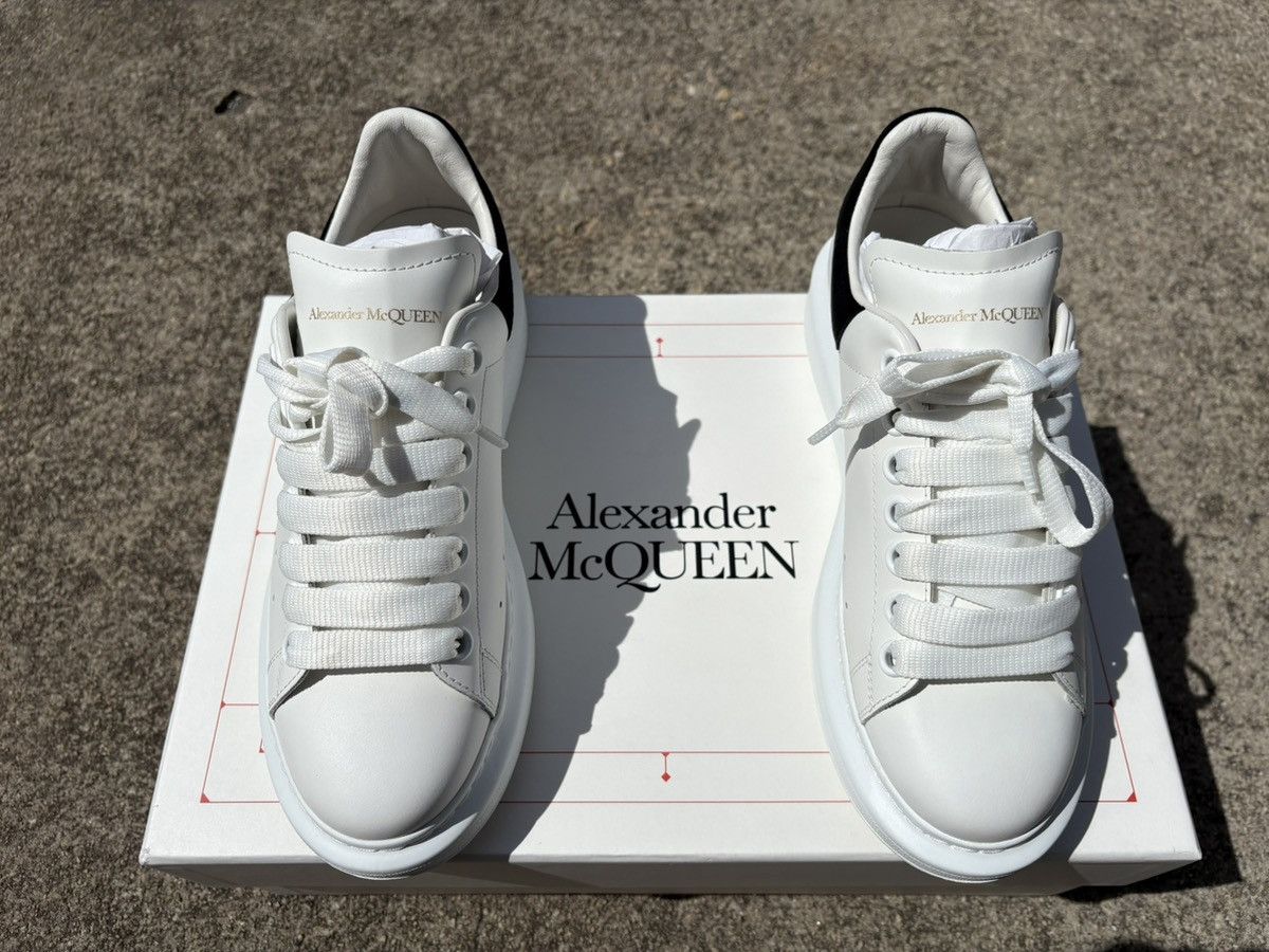 Alexander McQueen Alexander McQueen White/Black Larry Sneakers - Size 37 Size US 7 / IT 37 - 4 Thumbnail