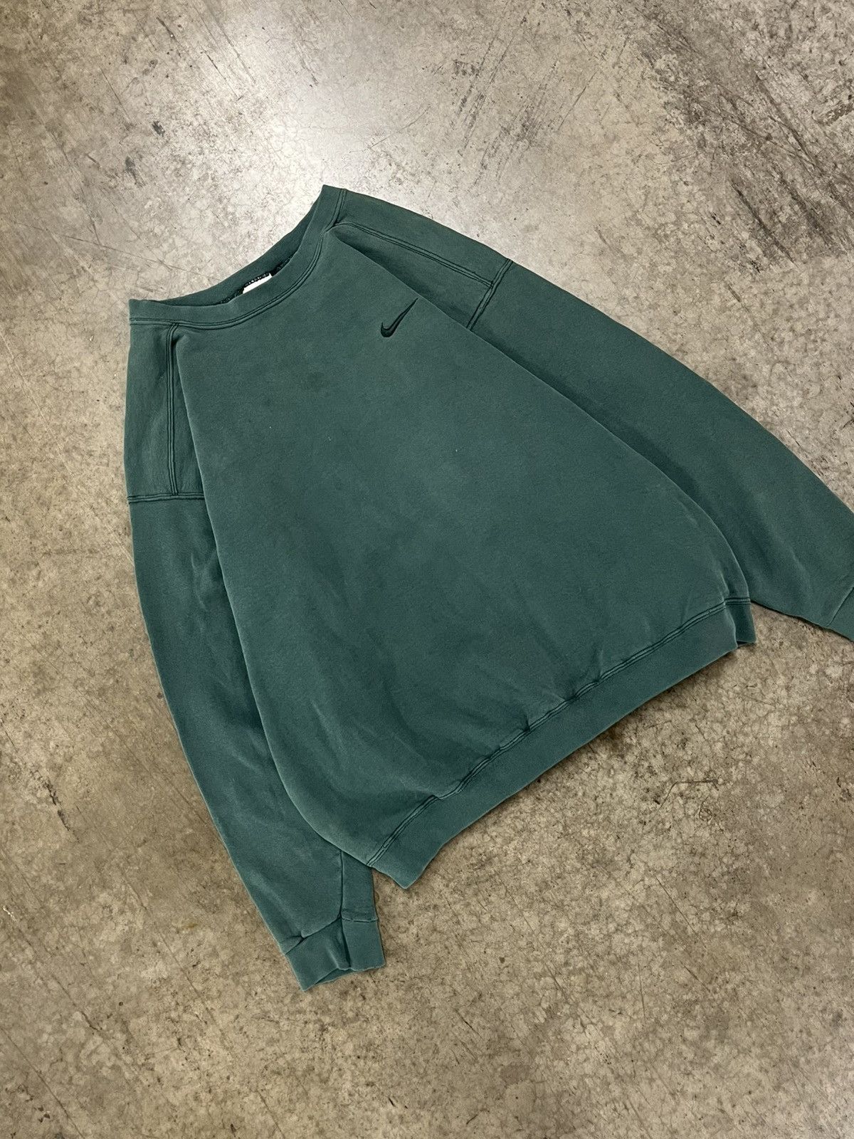 Nike Nike vintage 90s rare teal boxy fit crewneck hype rare Size US L / EU 52-54 / 3 - 3 Thumbnail