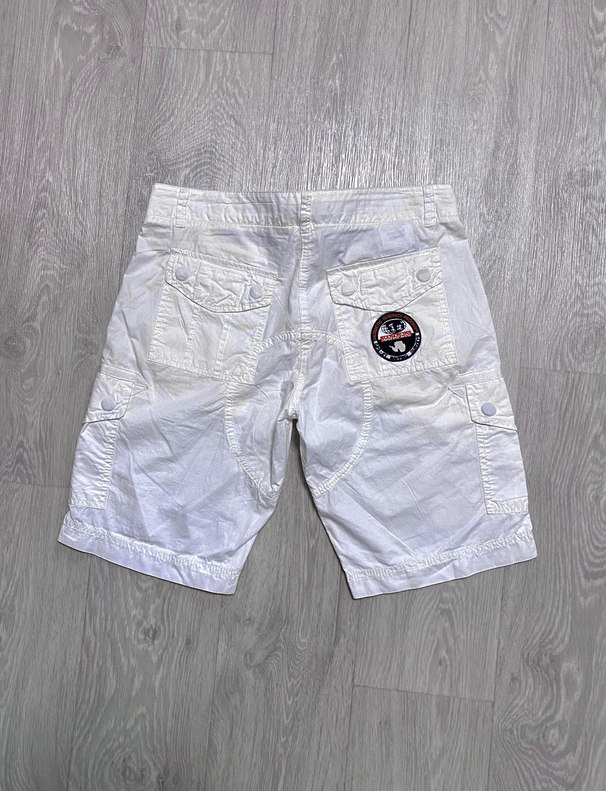 Napapijri Women’s Napapijri White Multipocket Cargo Shorts Logo Size 28" / US 6 / IT 42 - 4 Thumbnail