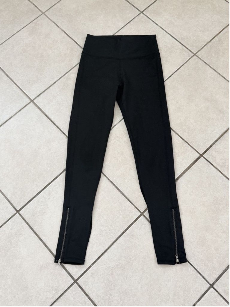 Fabletics FABLETICS + DEMI LOVATO LEGGING 26” BLACK ZIP FRONT SIZE XS Size 26" / US 2 / IT 38 - 1 Thumbnail