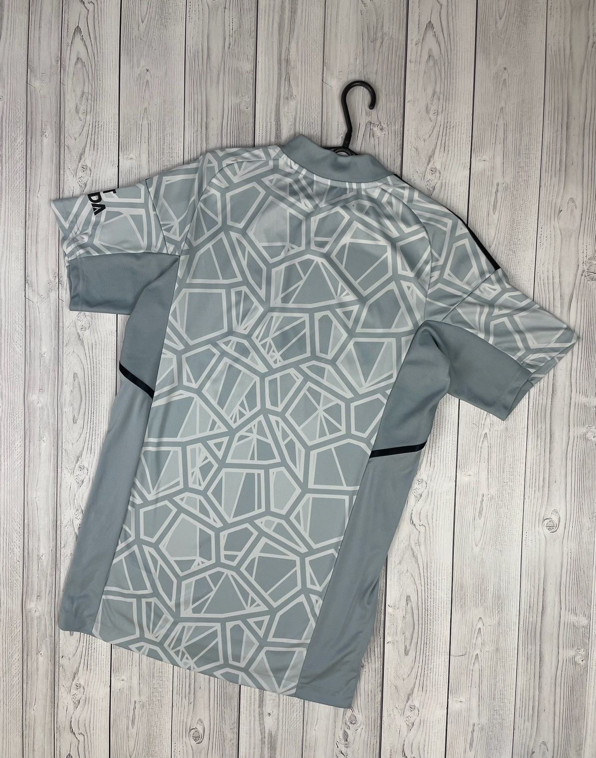 Adidas Arsenal adidas Soccer jersey Goalkeeper rare size M grey Size US M / EU 48-50 / 2 - 6 Thumbnail