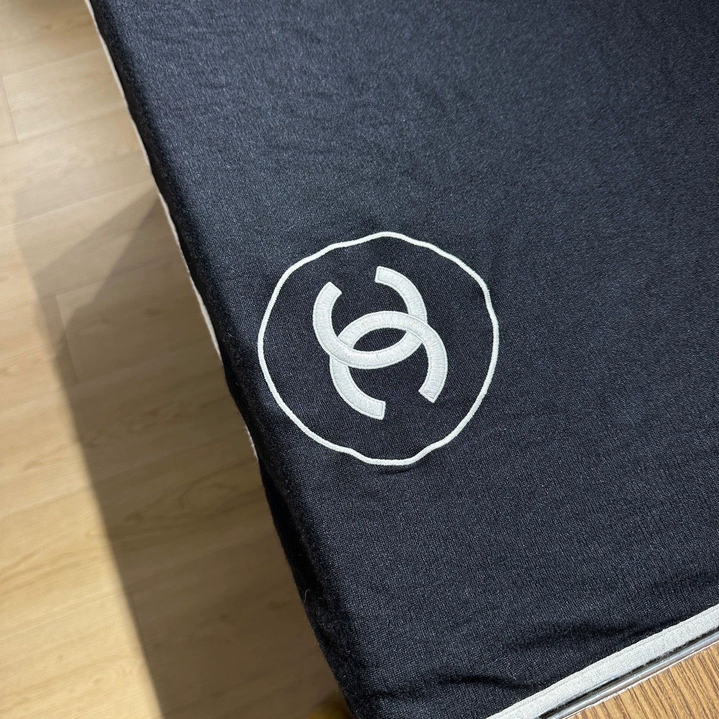 Chanel Chanel may393 Logo Silk Cashmere Scarf Size ONE SIZE - 5 Thumbnail