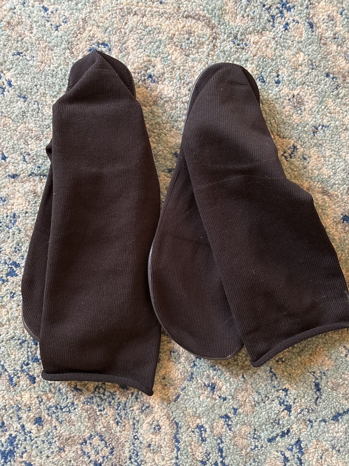 Yeezy Yeezy Pods Size US 12 / EU 45 - 2 Thumbnail