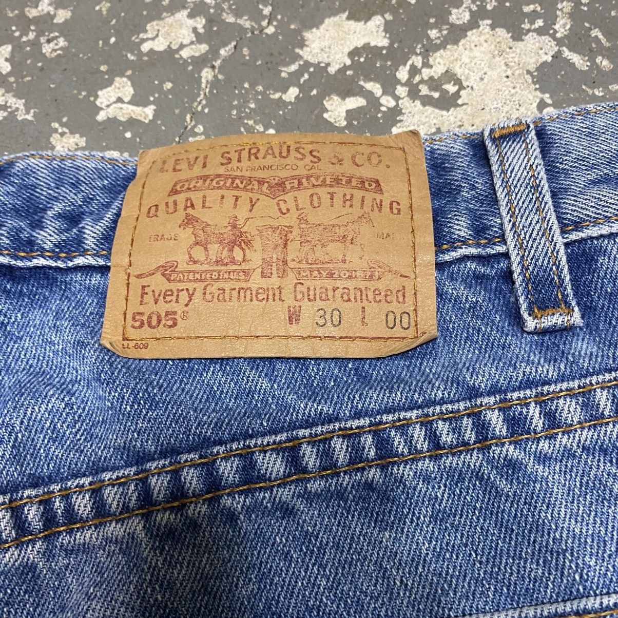 Levi's × Vintage Vintage Levi’s 505 Blue Denim Jean Shorts Jorts 90s Size US 30 / EU 46 - 3 Thumbnail