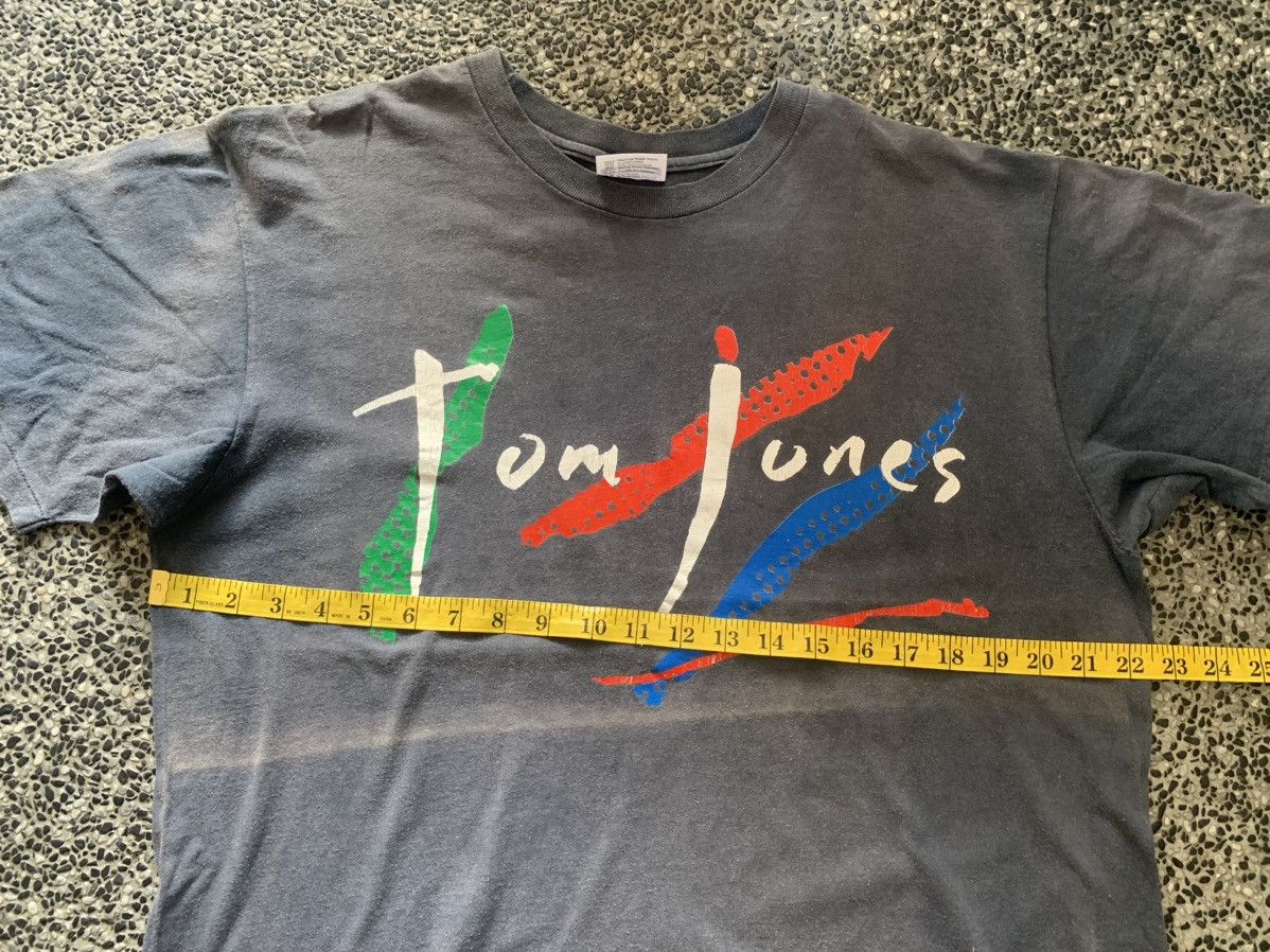 Vintage Vintage 90s Tom Jones Welsh Singer T shirt Size US XXL / EU 58 / 5 - 8 Thumbnail