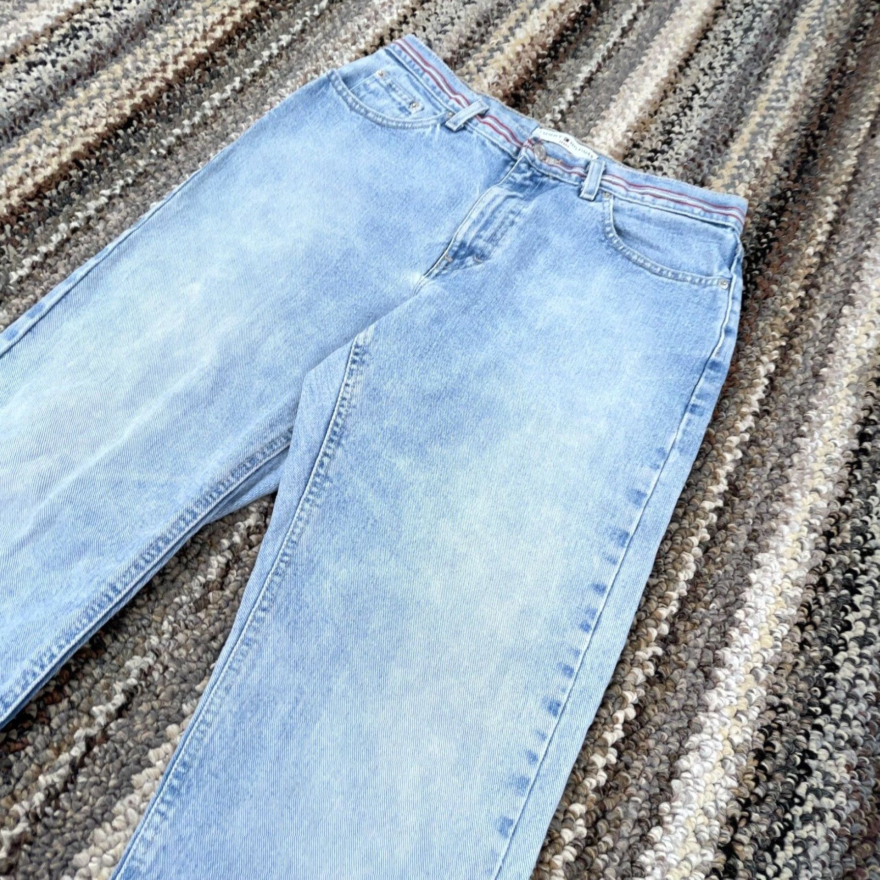 Tommy Hilfiger VINTAGE Tommy Hilfiger Jeans Women Size 10 Straight Leg Mid Rise 90s Y2K Blue Denim Size 32" / US 10 / IT 46 - 4 Thumbnail