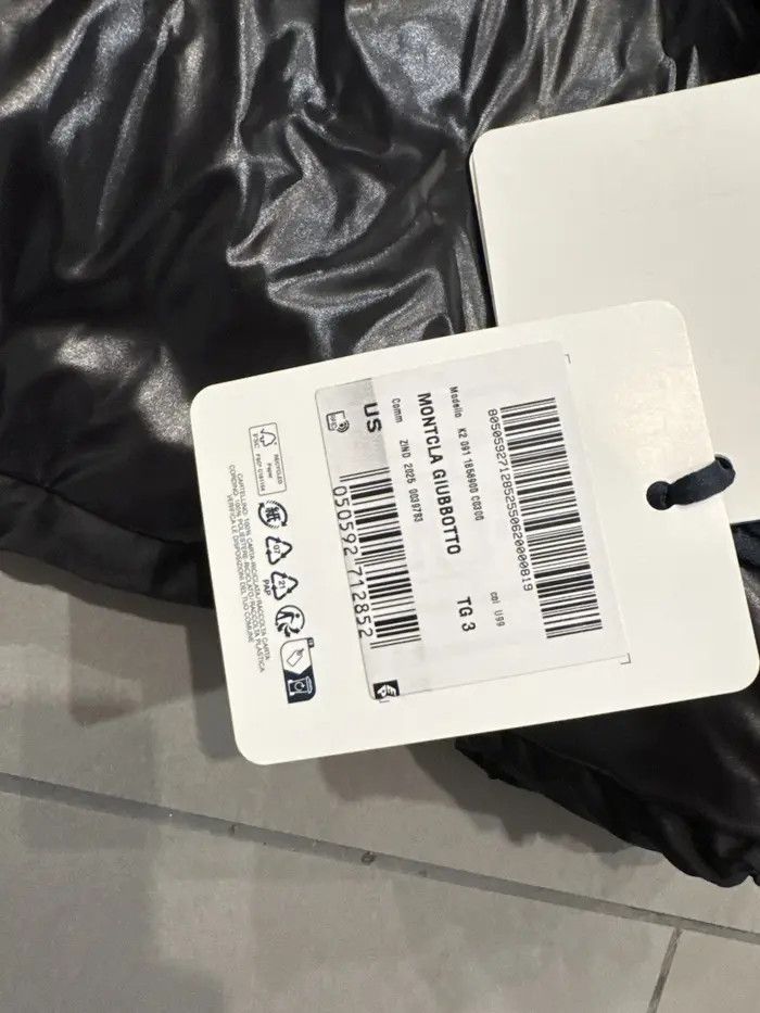 Moncler Moncler Montcla Giubbotto Jacket Black Size 3 (Large) NEW Size US L / EU 52-54 / 3 - 9 Thumbnail