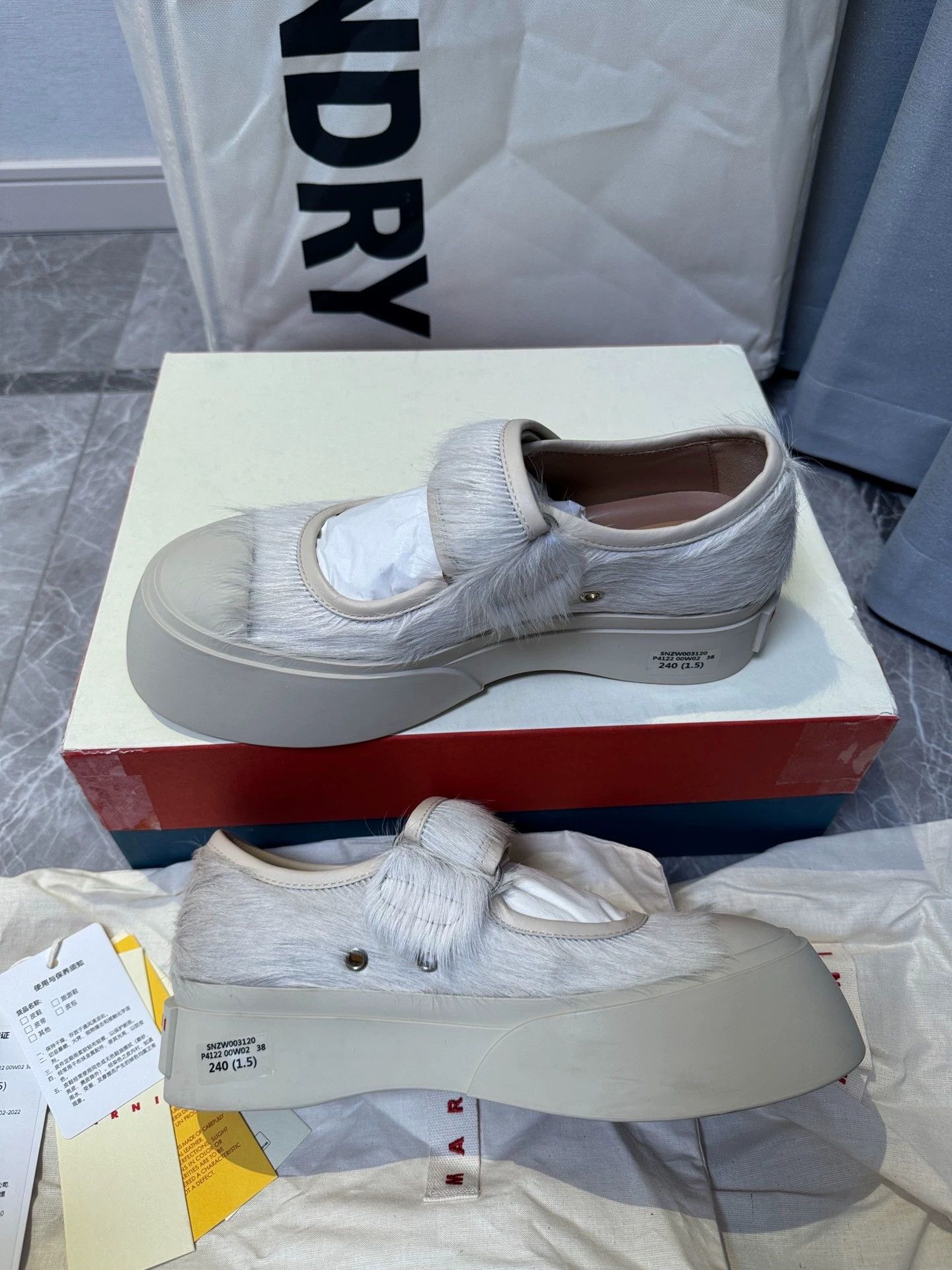Marni Marni Mary Jane Velcro Strap White Horse Hair 38 Size US 7.5 / IT 37.5 - 8 Thumbnail