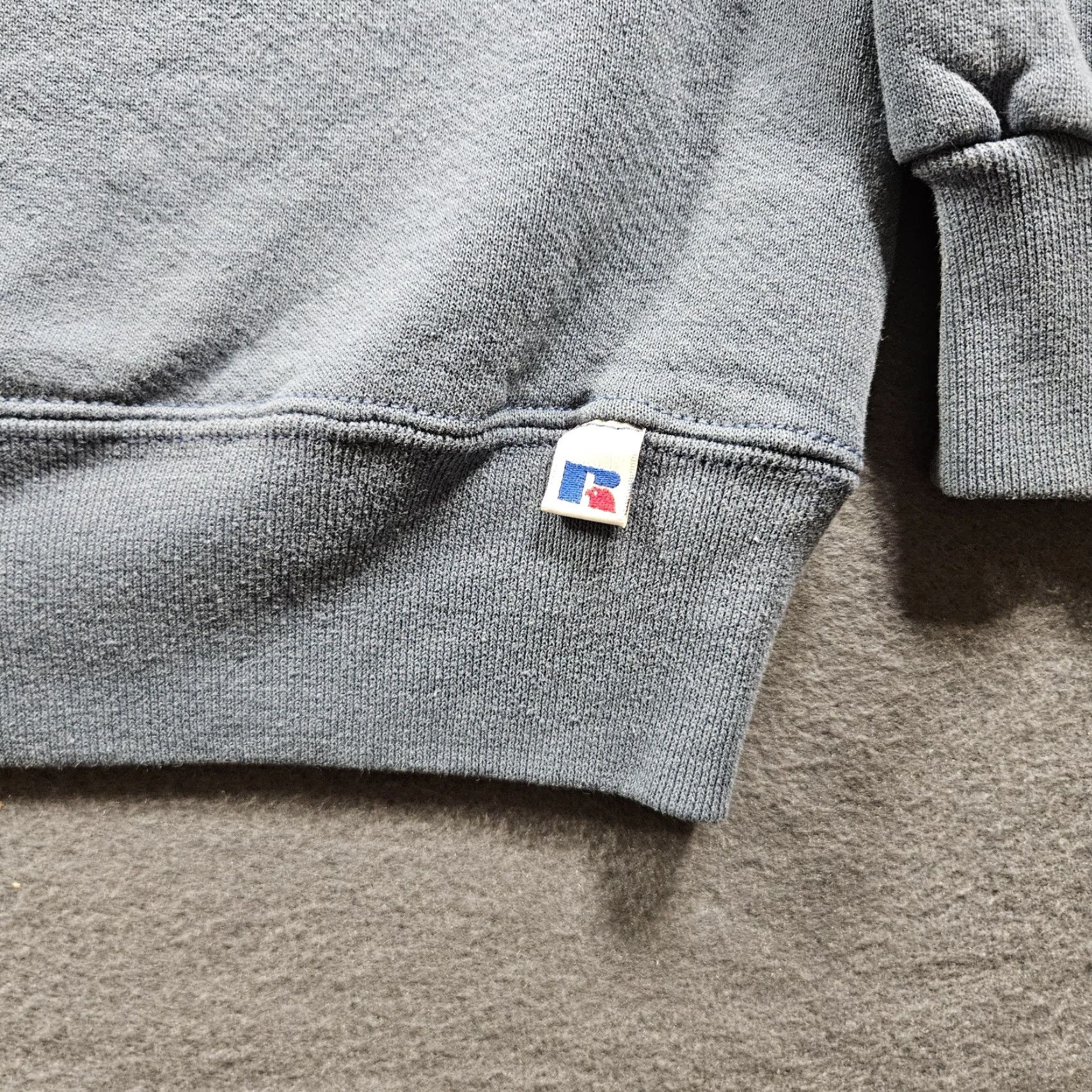 Russell Athletic VINTAGE Russell Athletic Sweatshirt Crew Neck Blue 90s Mens L Distressed Cotton Fleece Pullover Standalone Size L Size US L / EU 52-54 / 3 - 2 Thumbnail