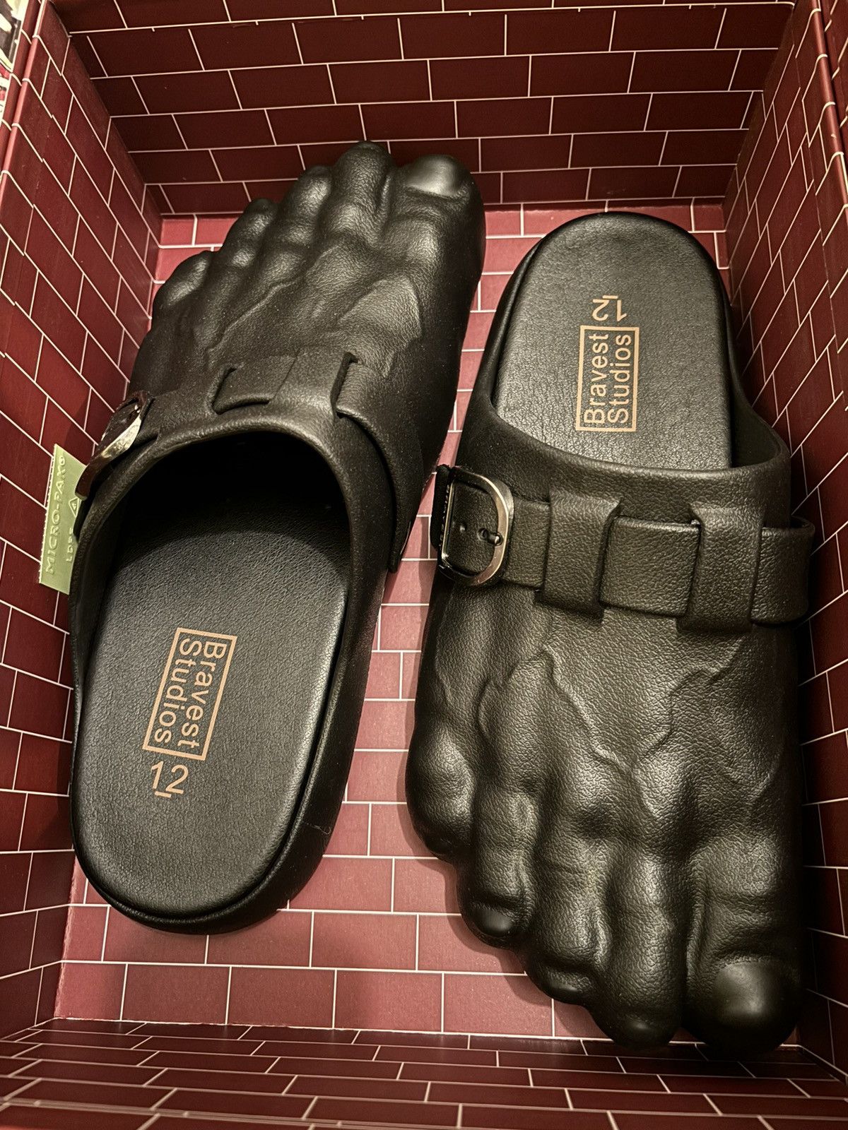【Bravest Studios】パープル ベアクローミュール BRAVEST STUDIOS PURPLE BEAR CLAW MULES – Royalty DFW