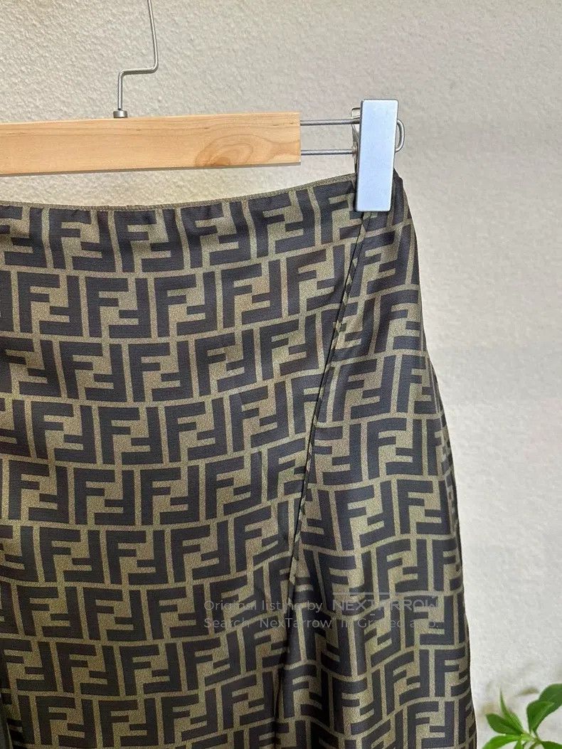 Fendi Fendi Classic Monogram Printed Silk Half Skirt Size 25" / US 0 / IT 36 - 5 Thumbnail