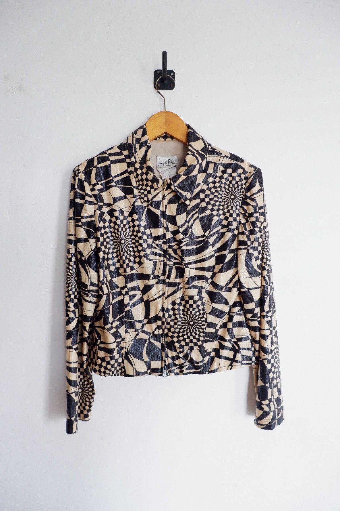 Joseph Ribkoff Y2K Joseph Ribkoff Psychedelic Checkerboard Cropped Top Size S / US 4 / IT 40 - 1 Thumbnail