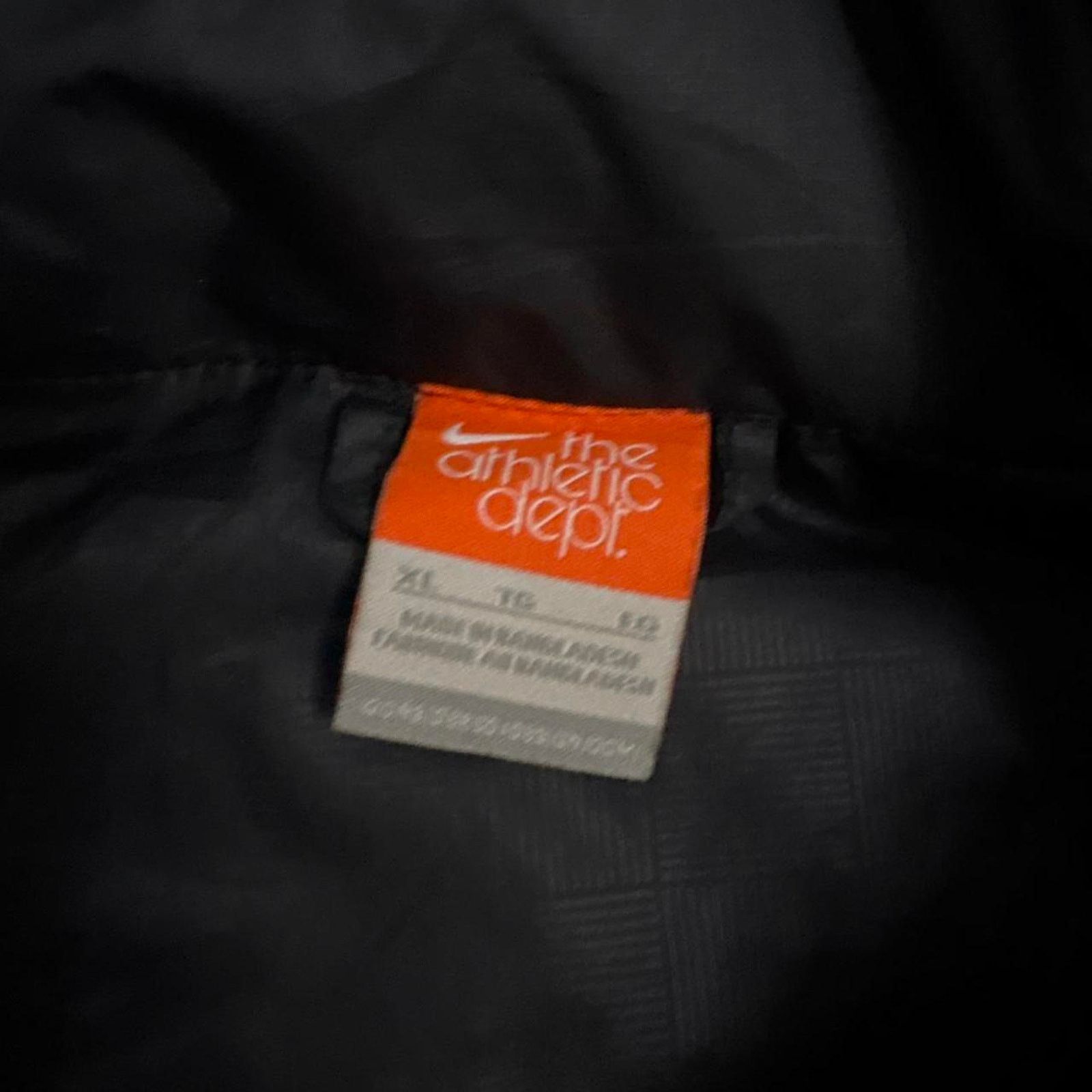 Nike Vintage nike black puffer jacket XL women’s rare Size XL / US 12-14 / IT 48-50 - 3 Thumbnail