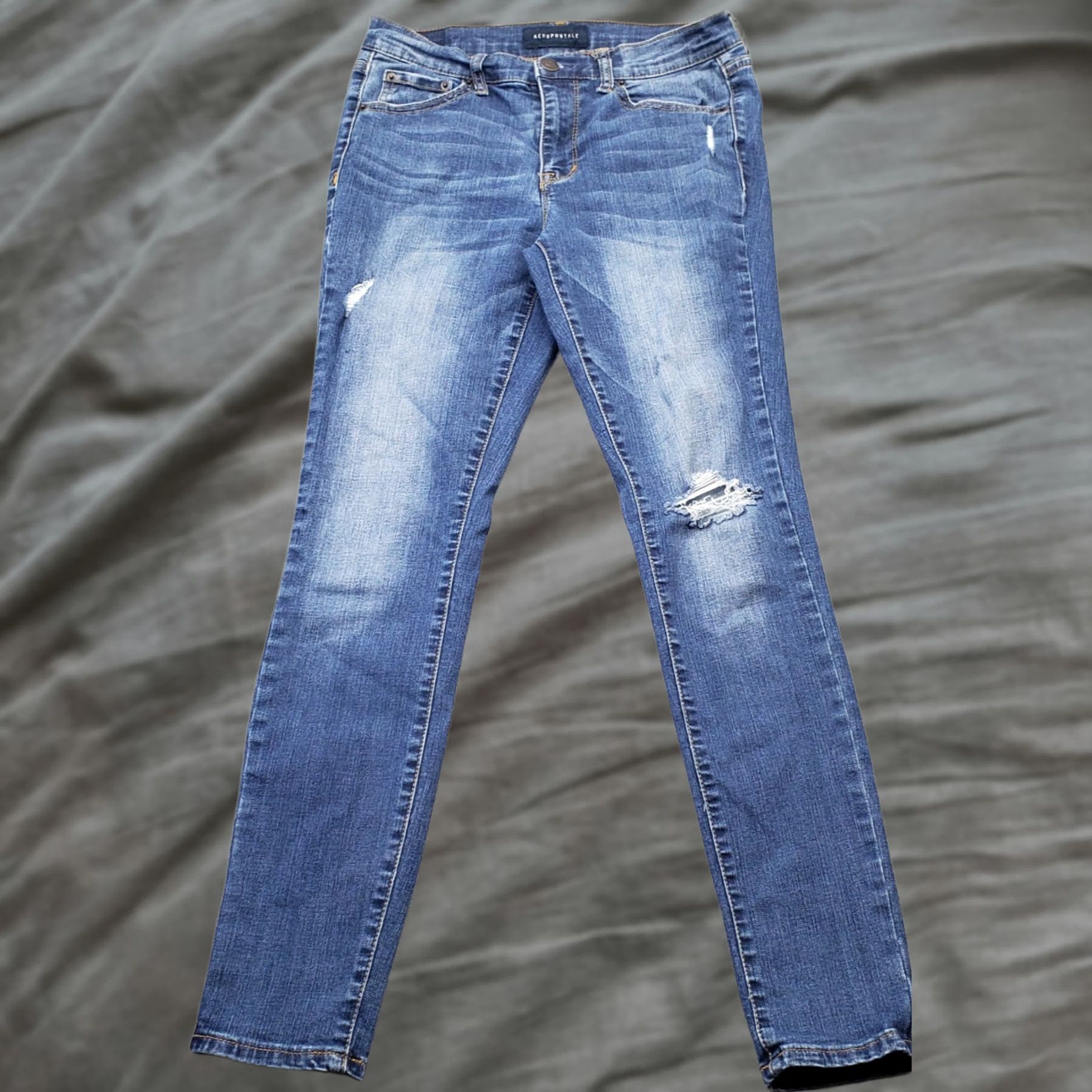 Vintage Aéropostale Jegging Jeans Womens 6 Blue Denim High-Waisted Distressed Skinny Leg Shirt Size 28" / US 6 / IT 42 - 1 Thumbnail