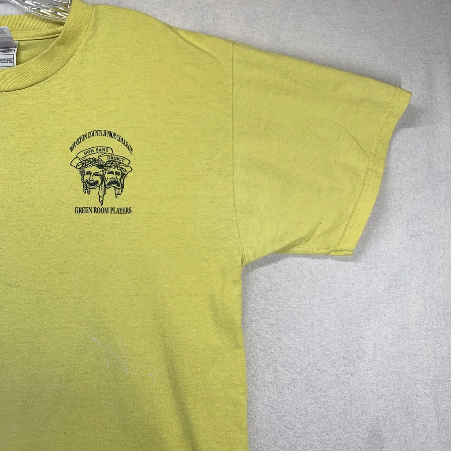 Fruit Of The Loom VINTAGE Wharton County Junior College GREENWOOD PLAYERS T-Shirt Adult L Yellow Graphic Print 90s College Texas Mens Size US L / EU 52-54 / 3 - 5 Thumbnail