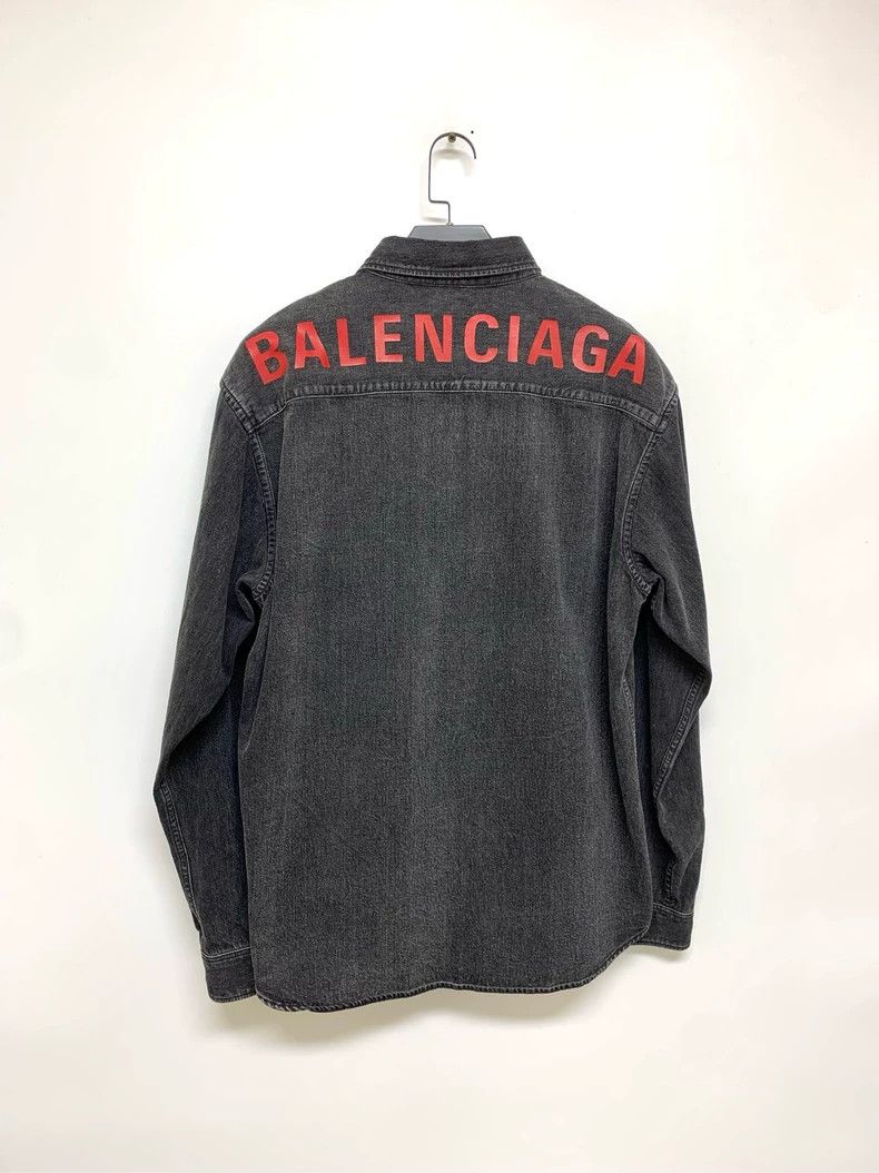 Balenciaga Balenciaga size 39 Back logo washed denim shirt Size US S / EU 44-46 / 1 - 1 Thumbnail