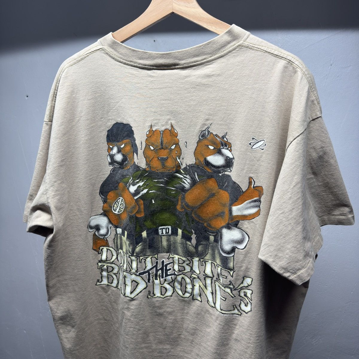 Vintage 90s Top Dawg Bulldog Shirt Beige ERD Grunge Chrome WCC Band Size US XL / EU 56 / 4 - 4 Thumbnail