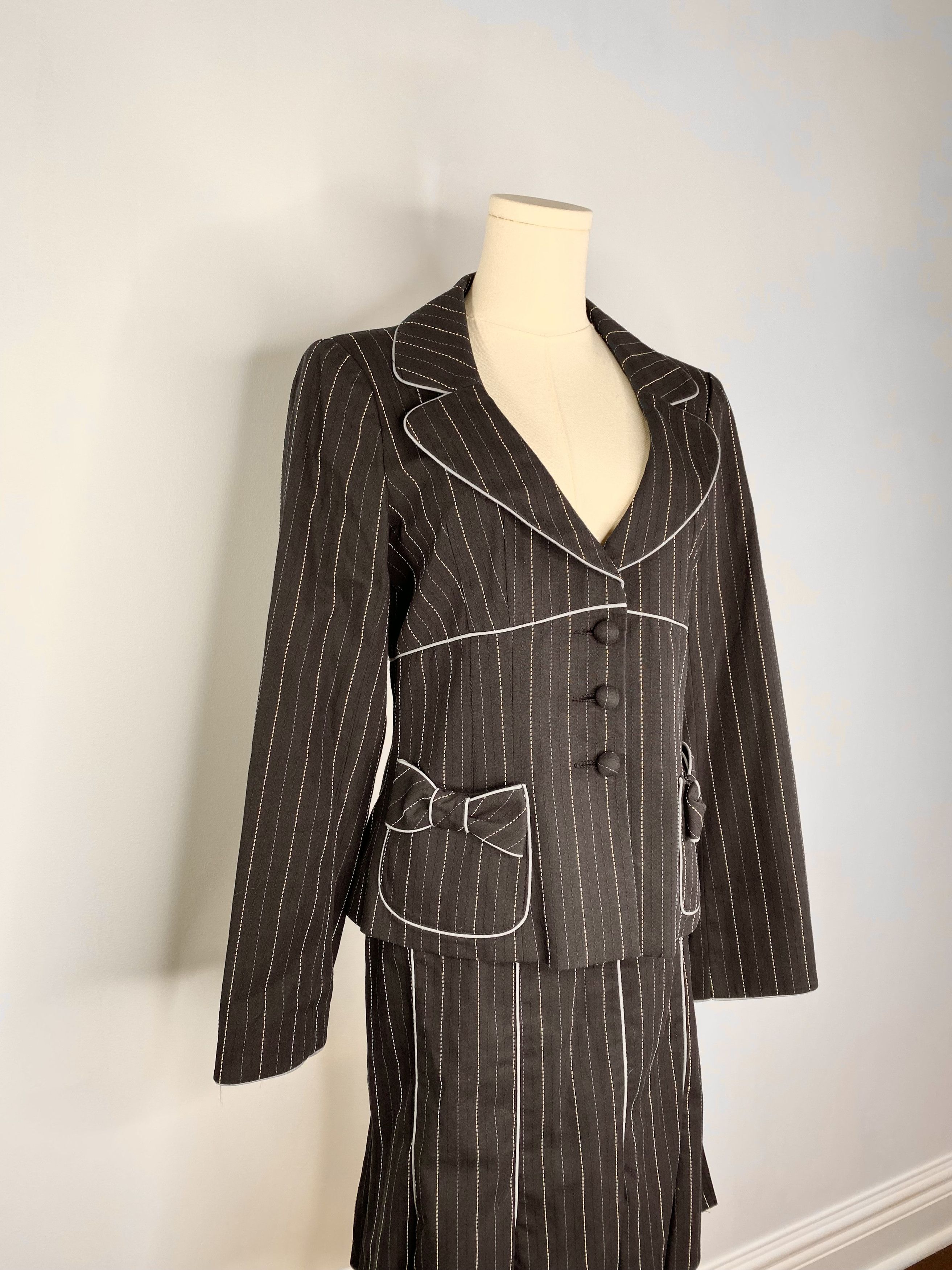Nanette Lepore Nanette Lepore - Pin-stripe Bow Skirt Suit Size S / US 4 / IT 40 - 4 Thumbnail