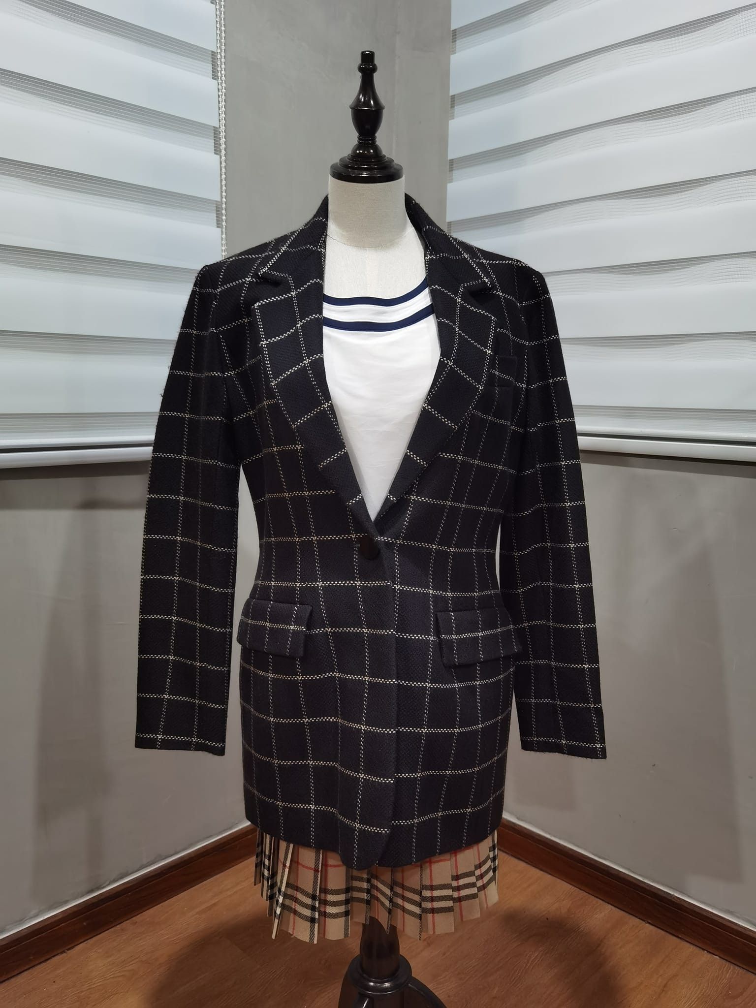 Jean-Louis Scherrer JEAN - LOUIS SCHERRER BOUTIQUE S 7115 Size S / US 4 / IT 40 - 1 Thumbnail