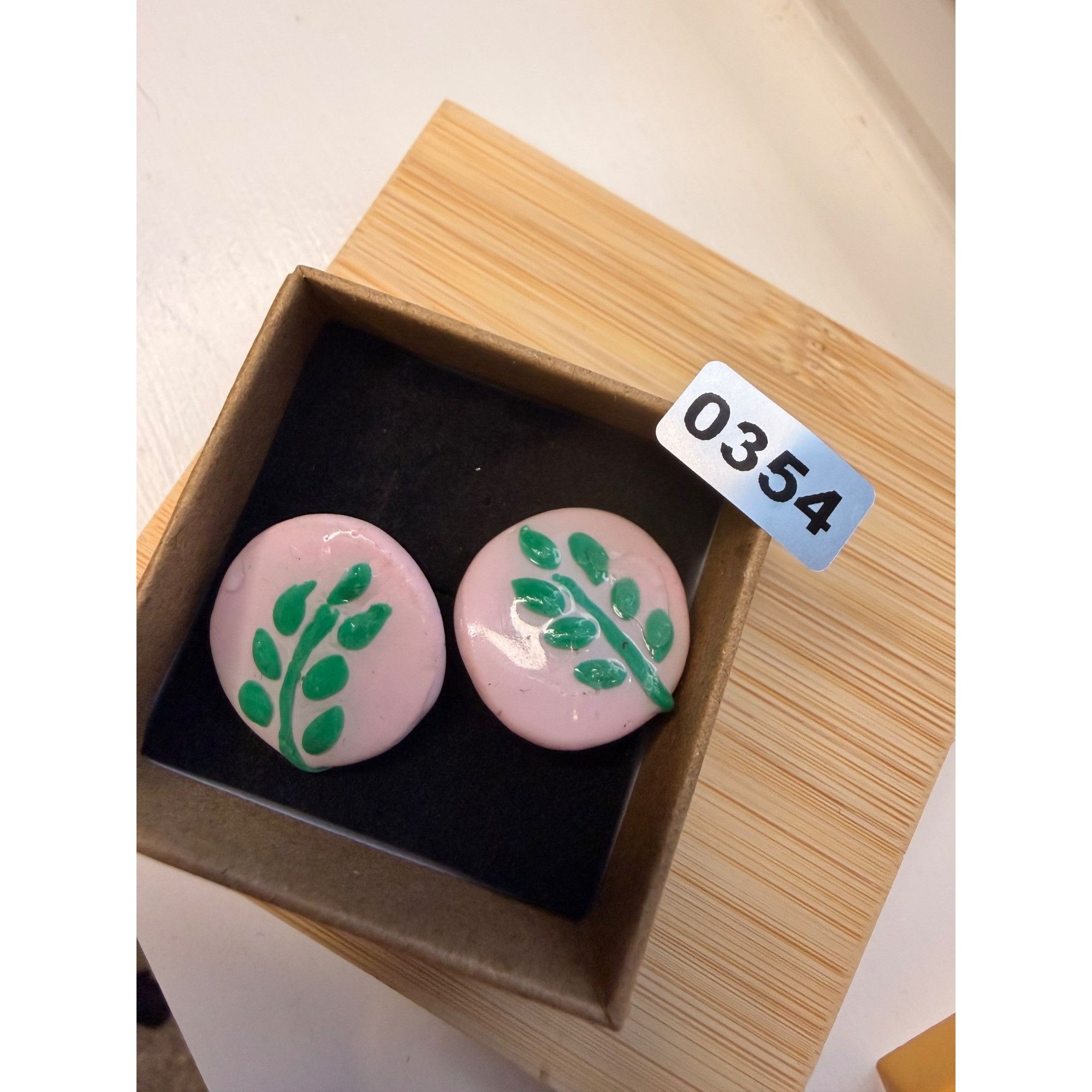 Other Handmade vintage Pink & Green Leaf Round Stud Earrings Size ONE SIZE - 4 Thumbnail