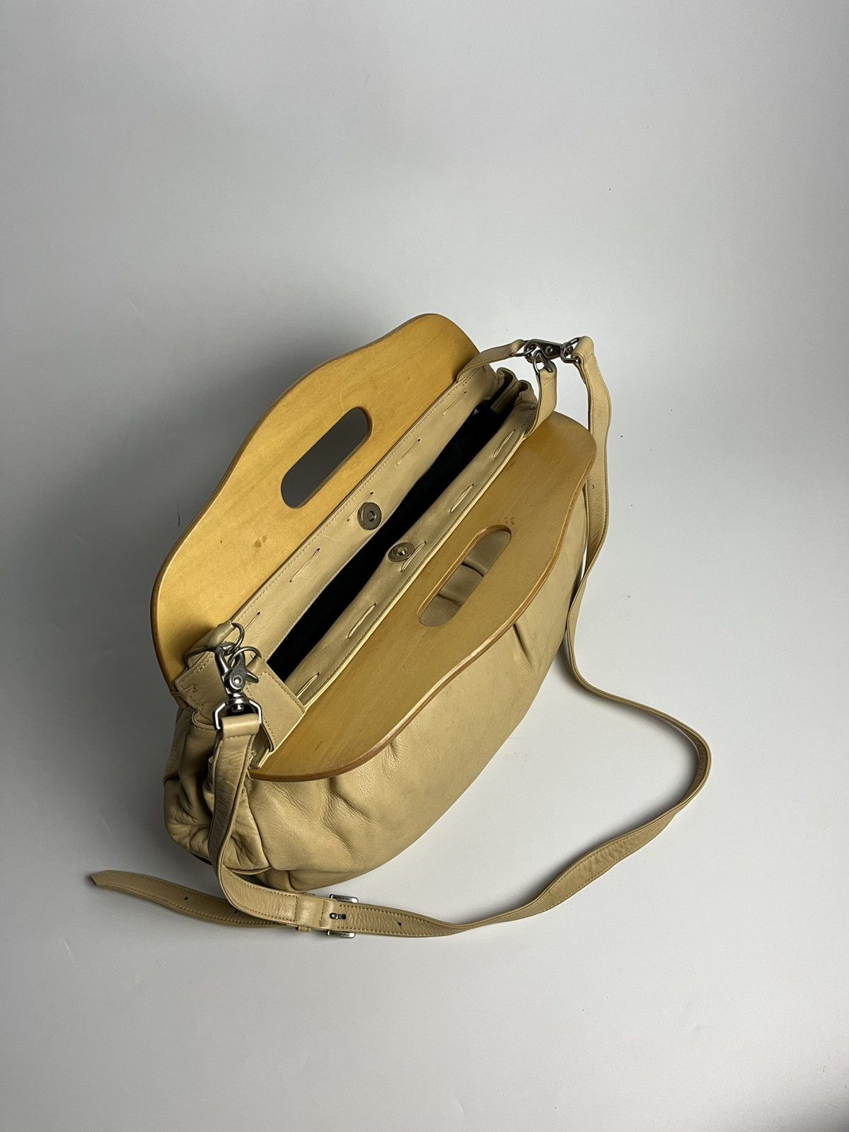 Jean Paul Gaultier 2000’s Jean Paul Gaultier Dragon Engraved Wood Frame Handbag Size ONE SIZE - 9 Thumbnail