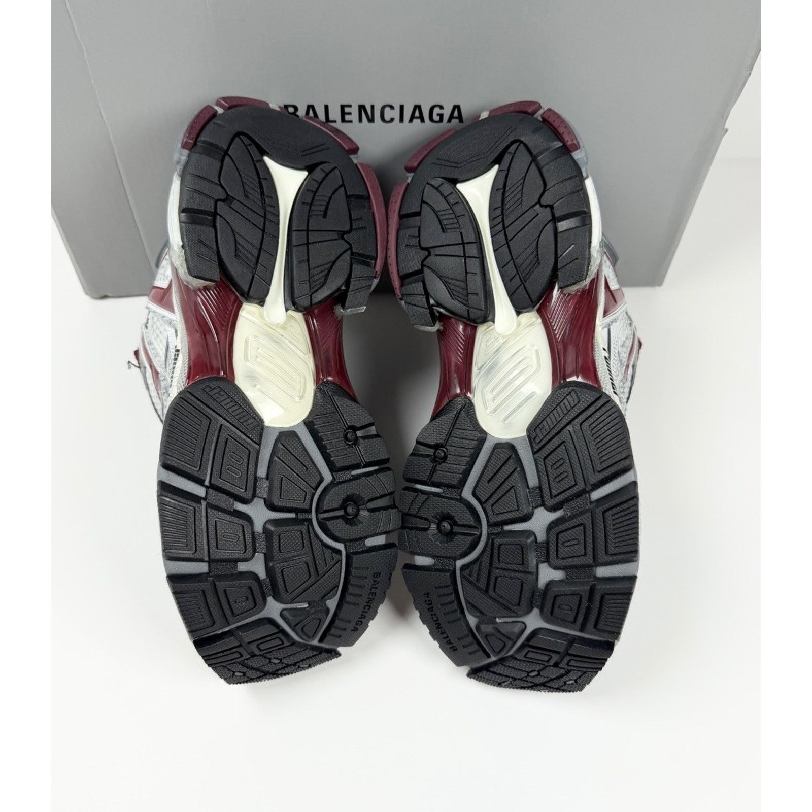 Balenciaga Size 39EU/6US - Balenciaga Runner Burgundy NEW! Size US 6 / EU 39 - 7 Thumbnail