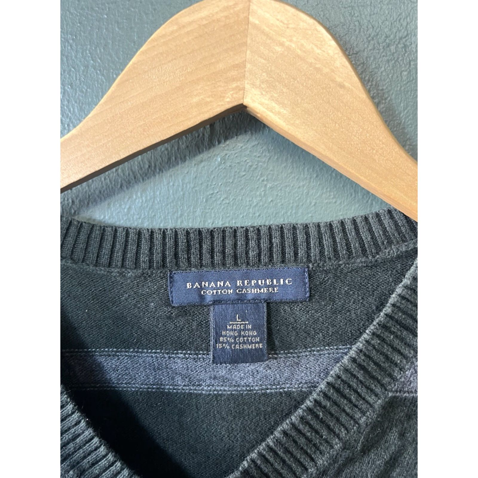 Banana Republic Banana Republic Mens Green Striped V-Neck Pullover Cashmere Sweater L Size Pullover Mens Green Striped V-Neck Cashmere Sweater (Size L) Size US L / EU 52-54 / 3 - 3 Thumbnail