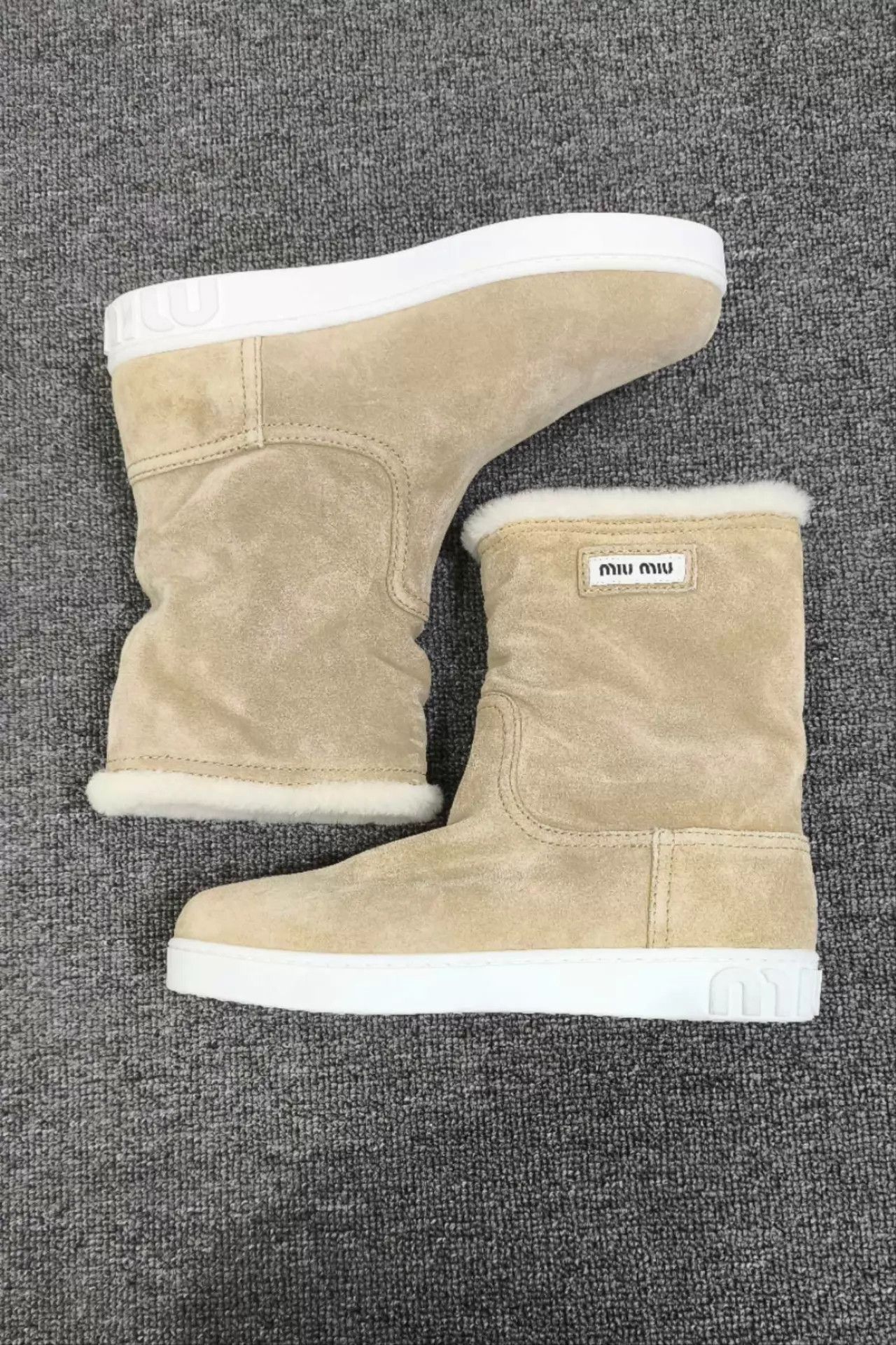 Miu Miu MIU MIU Logo Shearling Boots Women's 36 Size US 5.5 / IT 35.5 - 3 Thumbnail