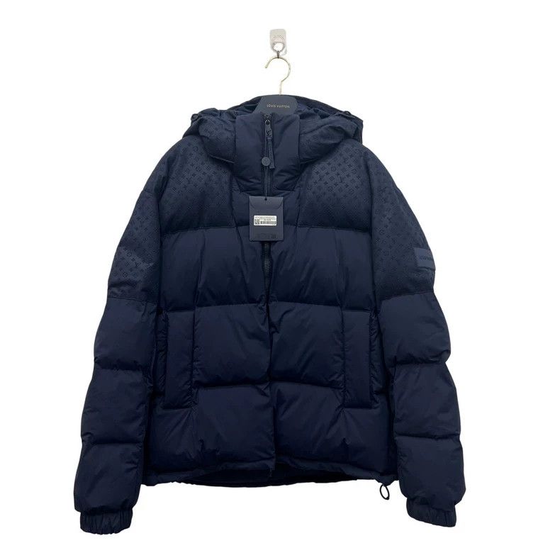 Louis Vuitton Louis Vuitton Embossed hooded down jacket Size US M / EU 48-50 / 2 - 2 Thumbnail
