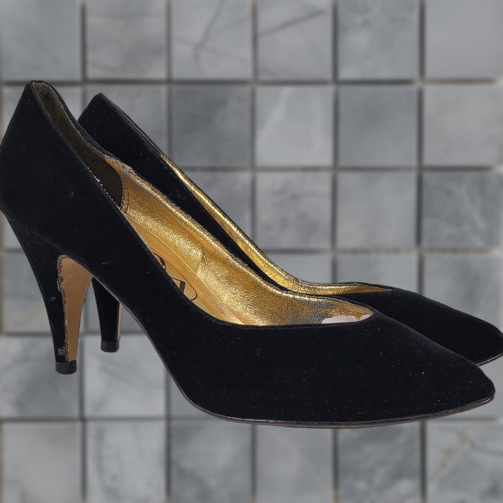 Vintage Nina Kitten Heels Black Velvet Women's Size 7 M Shoes Dressy Vintage Pump Pointed Toe Slip On Leather Modern 90s Wedding Size M / US 6-8 / IT 42-44 - 1 Thumbnail