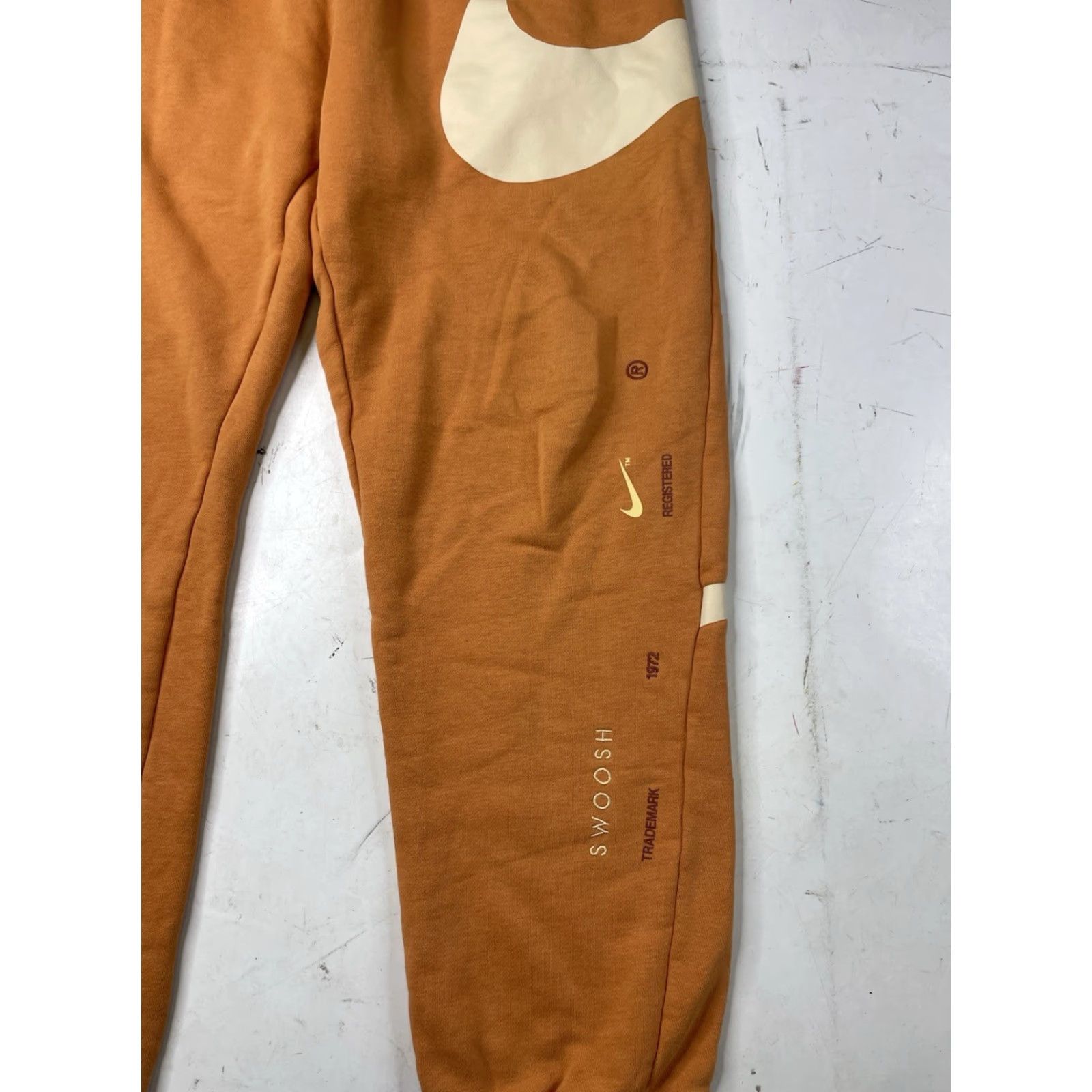 Nike Nike Sportswear Fleece Sweatpants Joggers DD6001-808 Orange M Mens Pants Size US 31 - 5 Thumbnail