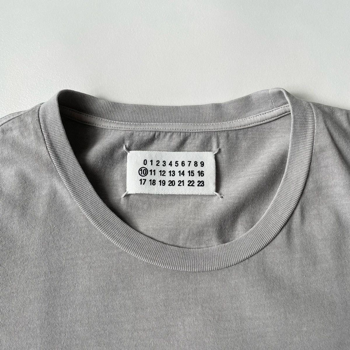Maison Margiela S/S 10 ‘Smokers’ Pocket T Shirt Size US S / EU 44-46 / 1 - 3 Thumbnail