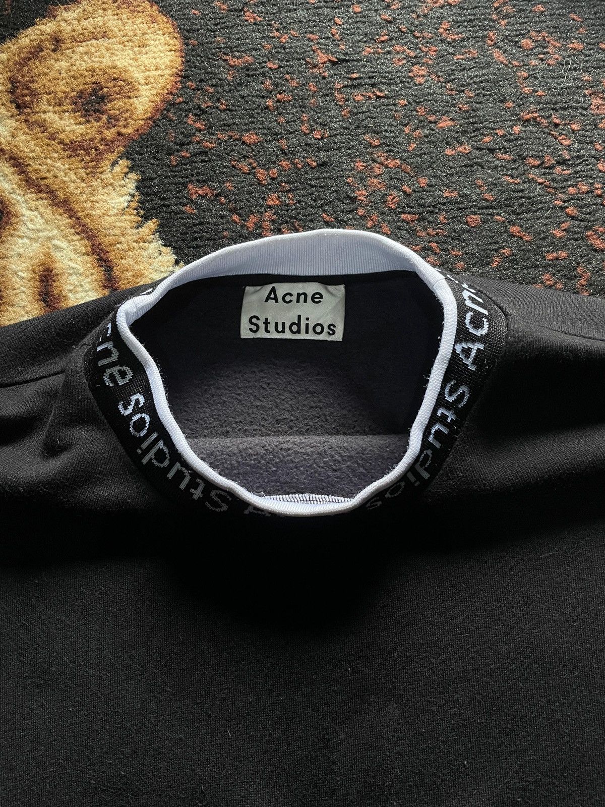 Acne Studios Neck Logo Navid